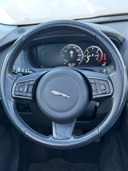 Jaguar F-Pace 20d AWD Portfolio Aut.*Panoramadach*Schiebedach... — photo 10