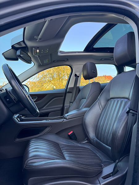 Jaguar F-Pace 20d AWD Portfolio Aut.*Panoramadach*Schiebedach... — photo 9