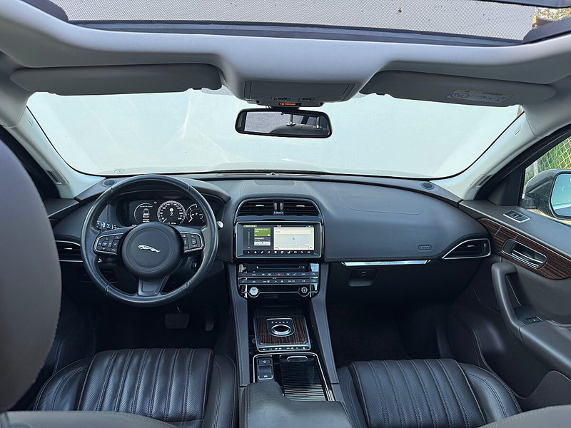 Jaguar F-Pace 20d AWD Portfolio Aut.*Panoramadach*Schiebedach... — photo 8