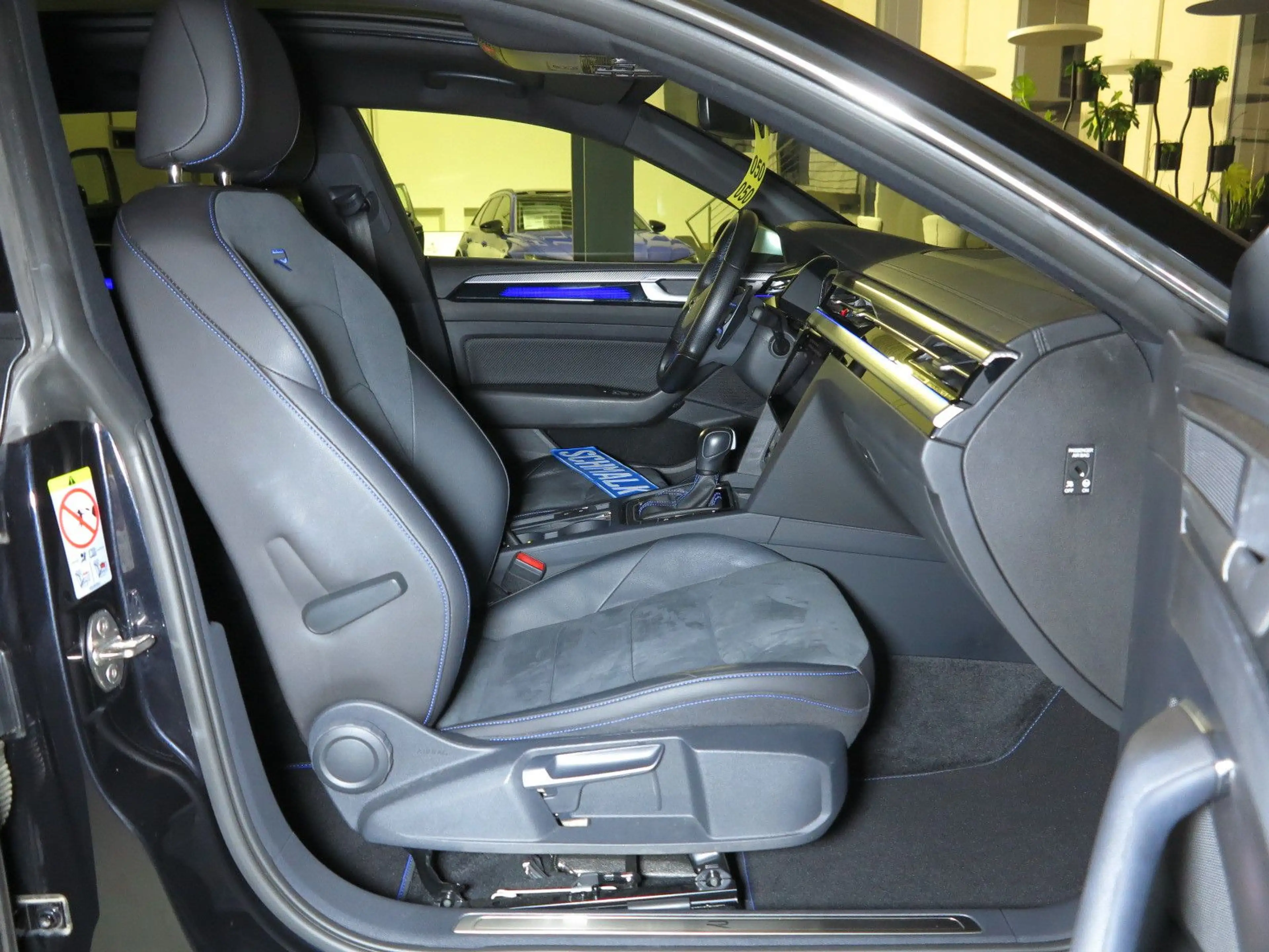Volkswagen Arteon Shooting Brake R 2.0TSI 4Mot DSG7 eSD AHK — photo 11