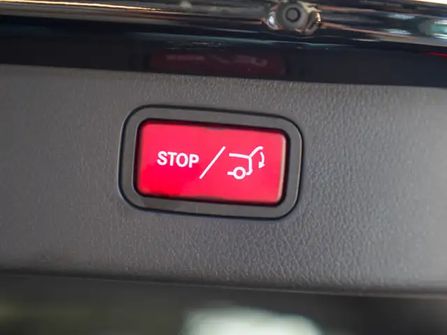 Mercedes-Benz C-Class view 7