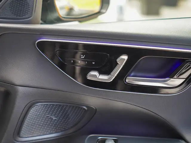 Mercedes-Benz C-Class view 15