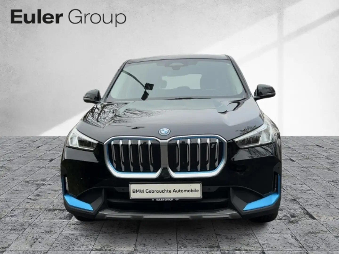BMW iX1 xDrive 30 Kamera DAB LED SHZ adapt. M-Fahrwerk Schwarz - 2