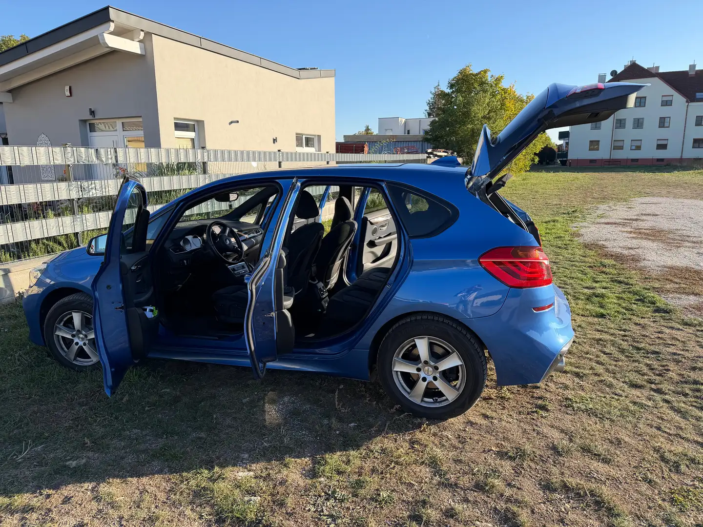 BMW 220 220d Active Tourer Aut. Blau - 2