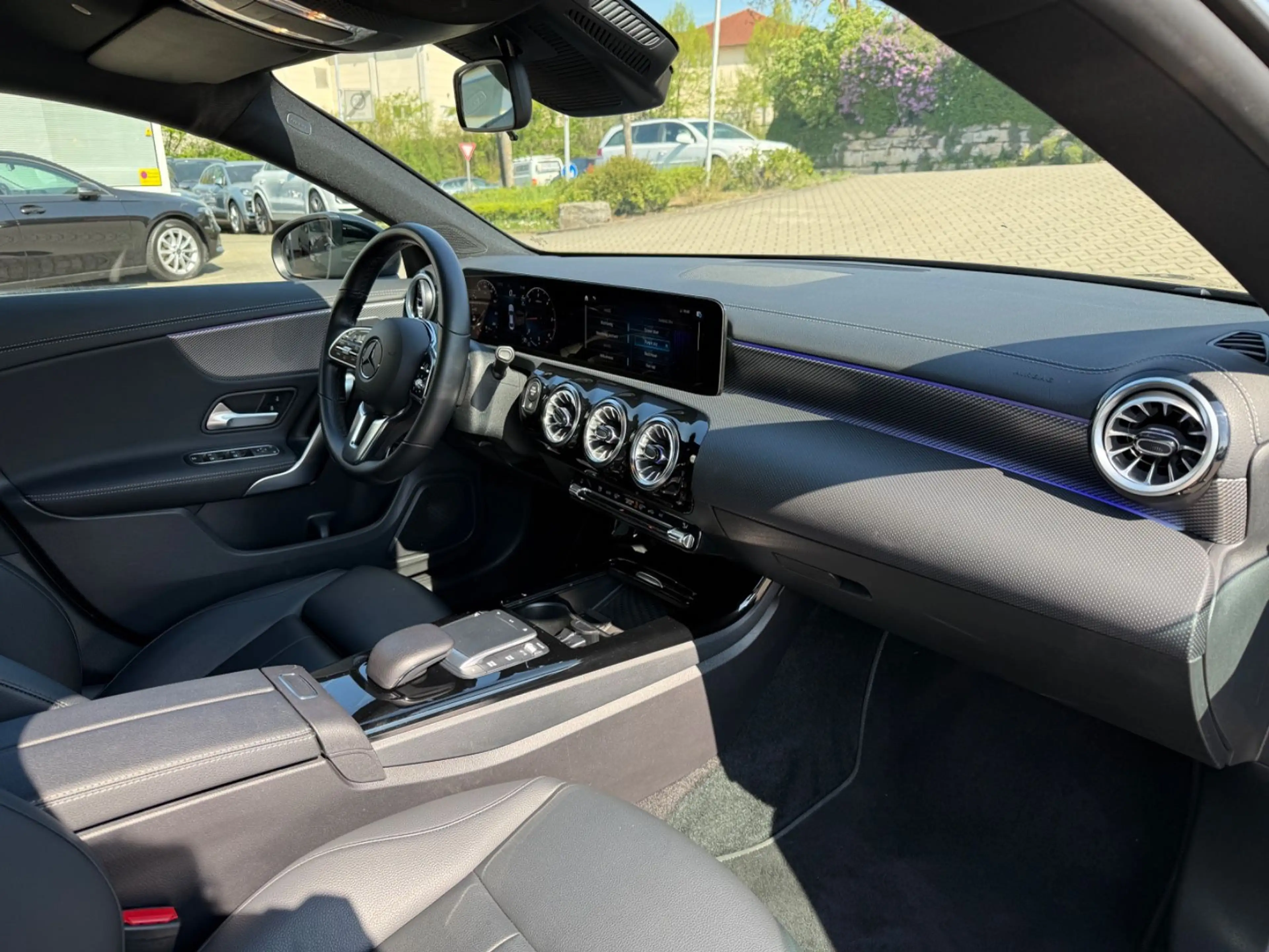 Mercedes-Benz CLA 200 d Aut. Prog. LED Wide Leder Ambiente 18" — photo 2