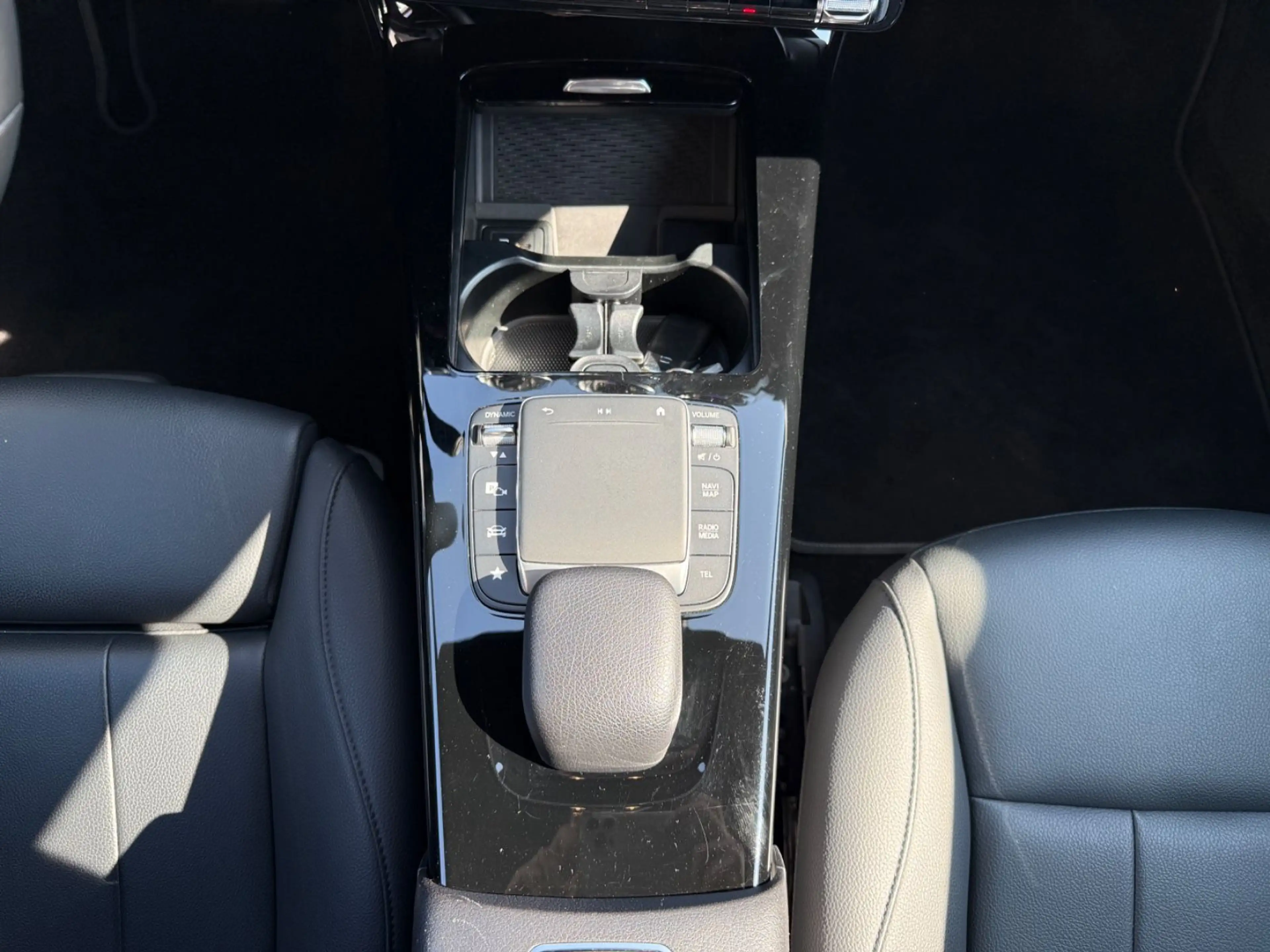 Mercedes-Benz CLA 200 d Aut. Prog. LED Wide Leder Ambiente 18" — photo 12