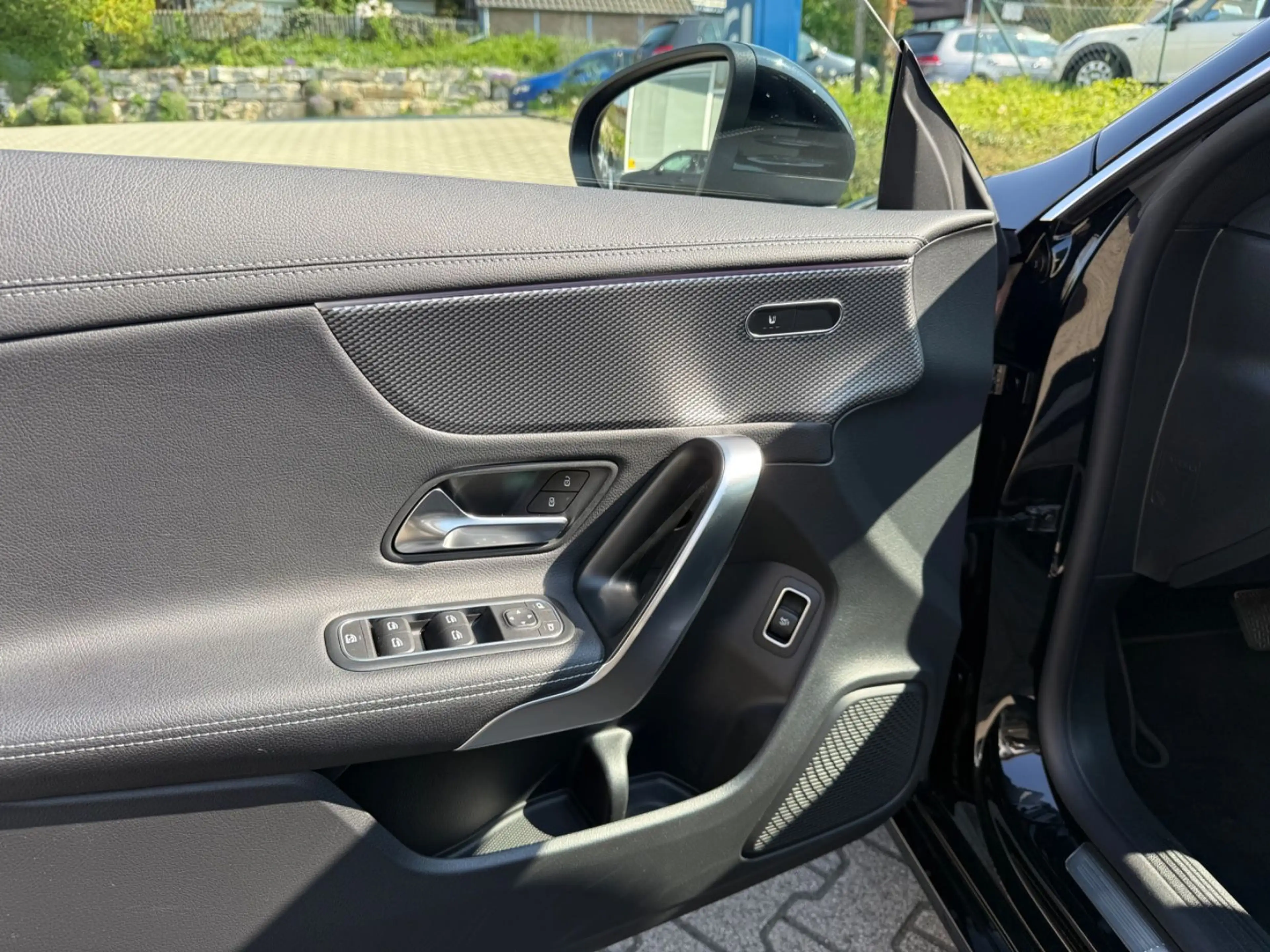 Mercedes-Benz CLA 200 d Aut. Prog. LED Wide Leder Ambiente 18" — photo 13