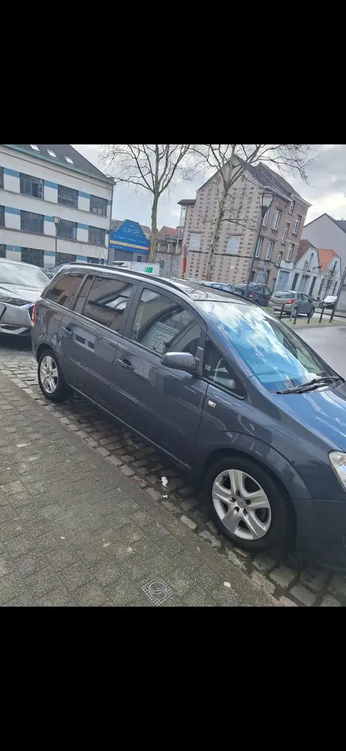 Opel Zafira 1.6i Cosmo - 1