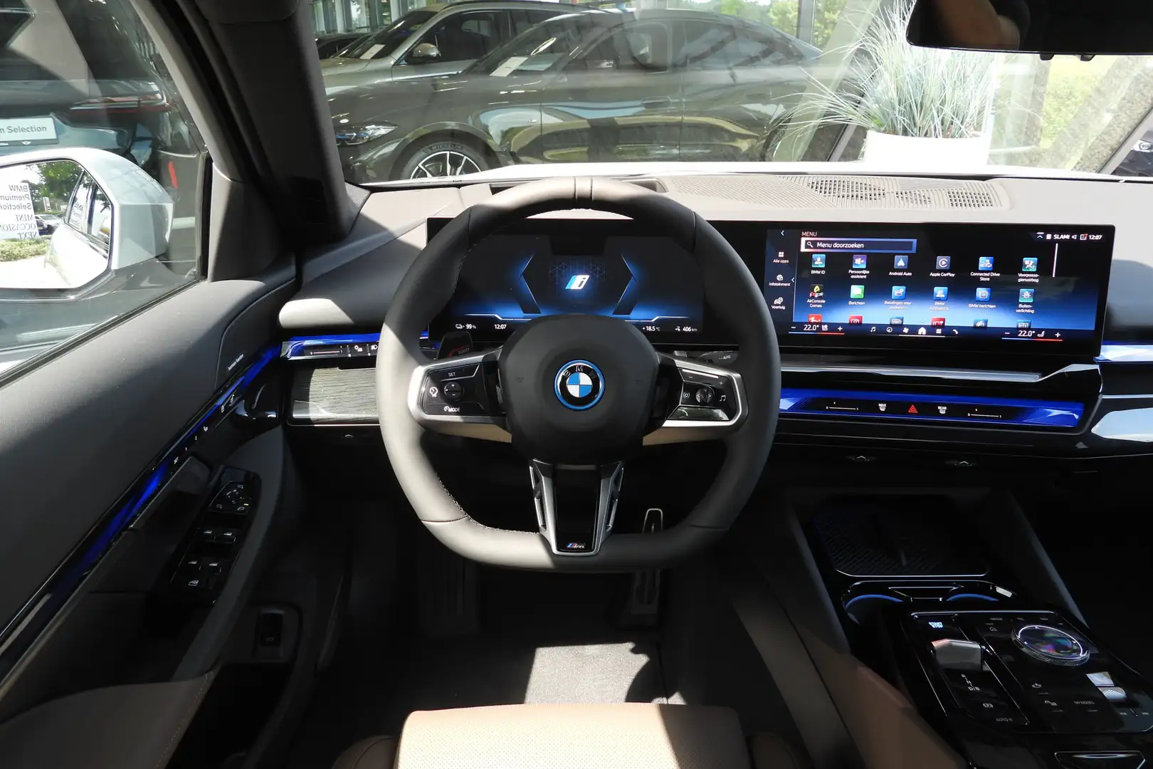 BMW i5 eDrive40 M Sport / Stoelventilatie / Adaptieve LED Grijs - 2