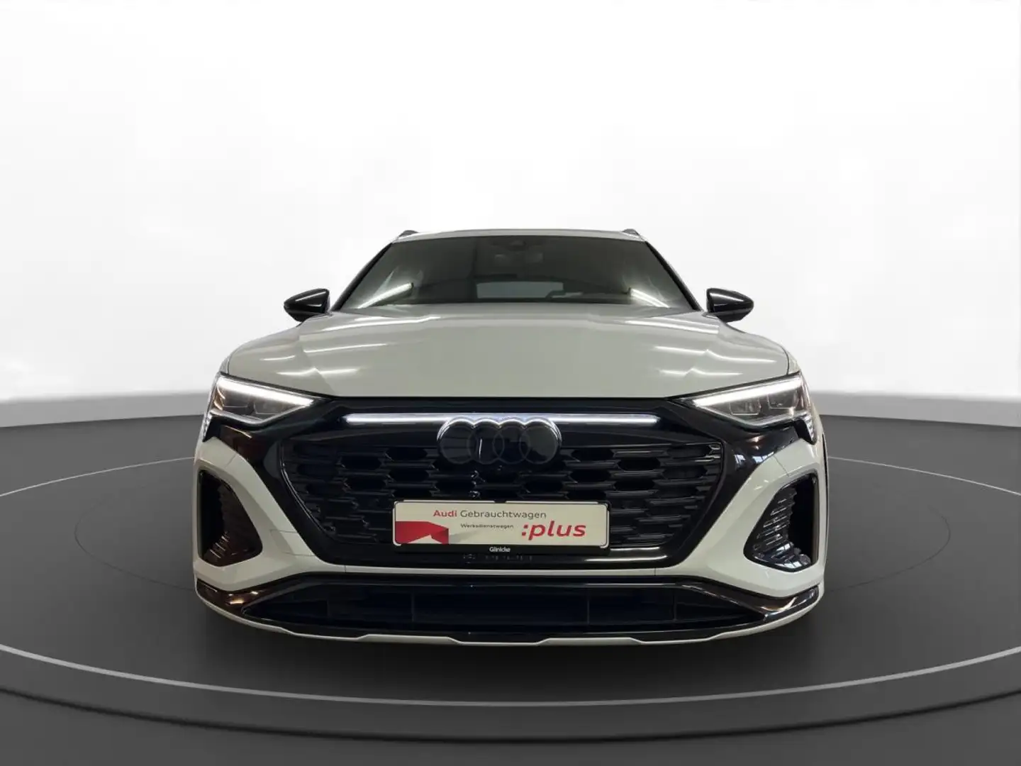 Audi SQ8 Sportback e-tron qu. AHK Pano Matrix LM 21" Navi P Weiß - 2