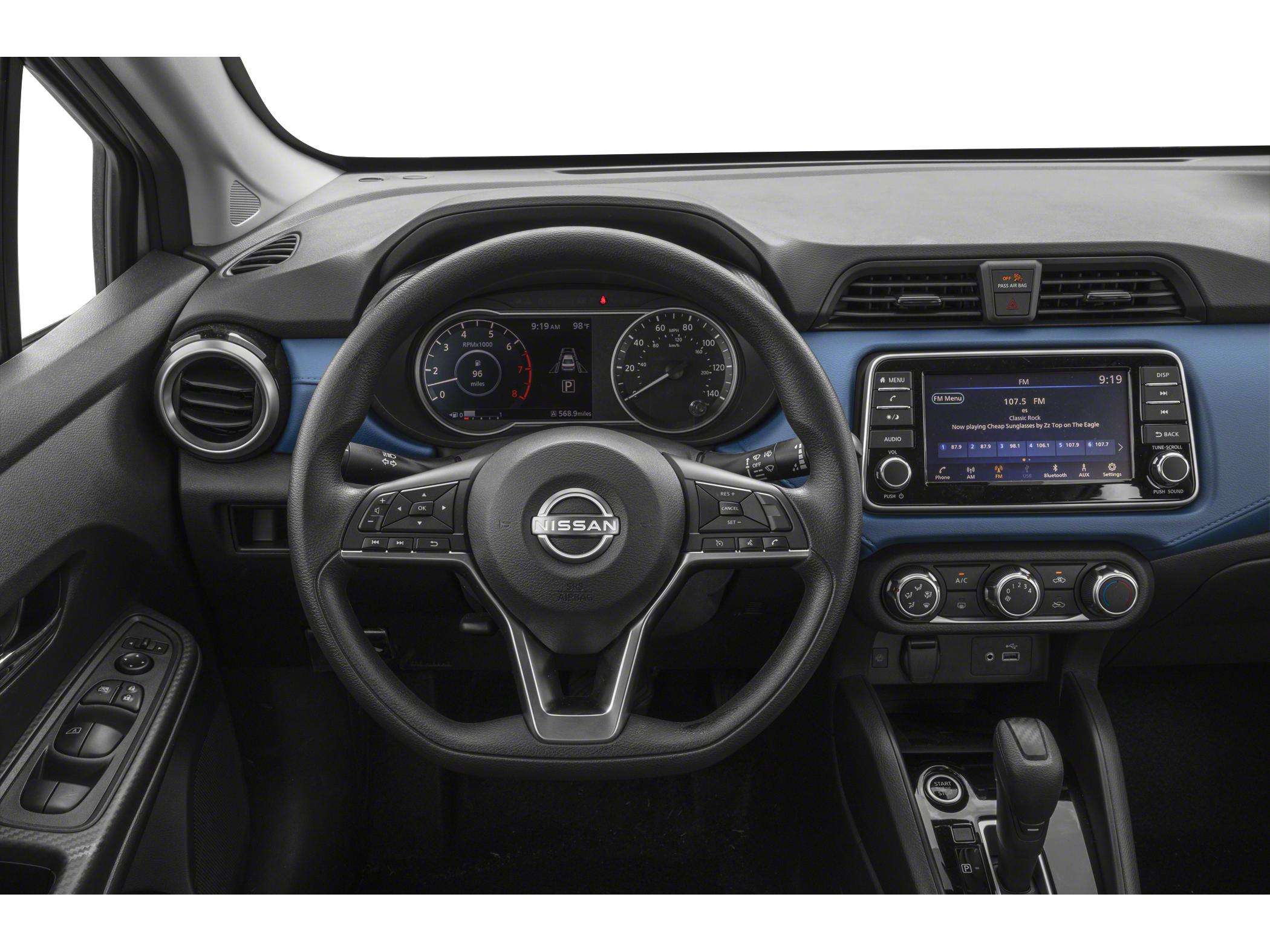2025 Nissan Versa SV — photo 4