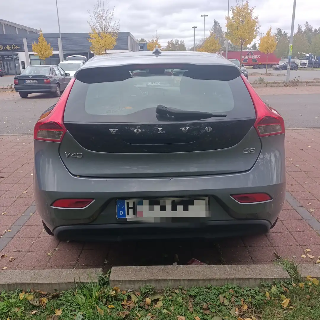 Volvo V40 D2 Grau - 2