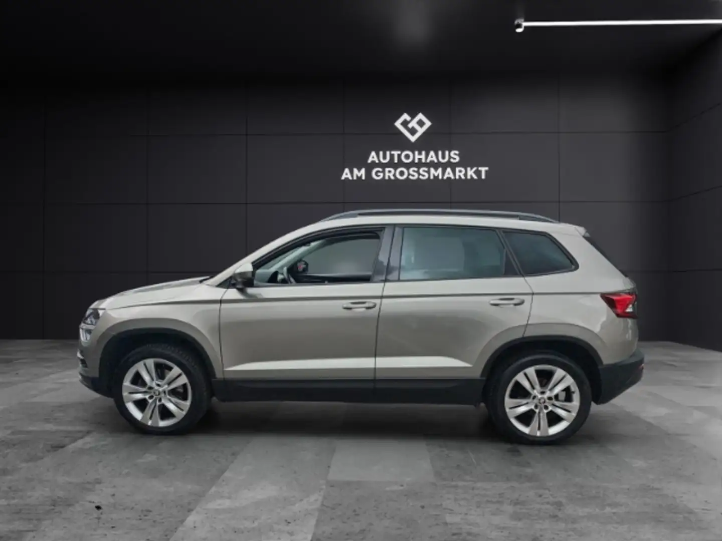 Skoda Karoq Style 1.5 TSI ACT AHK, PDC hi, AppleCarPlay Beige - 2