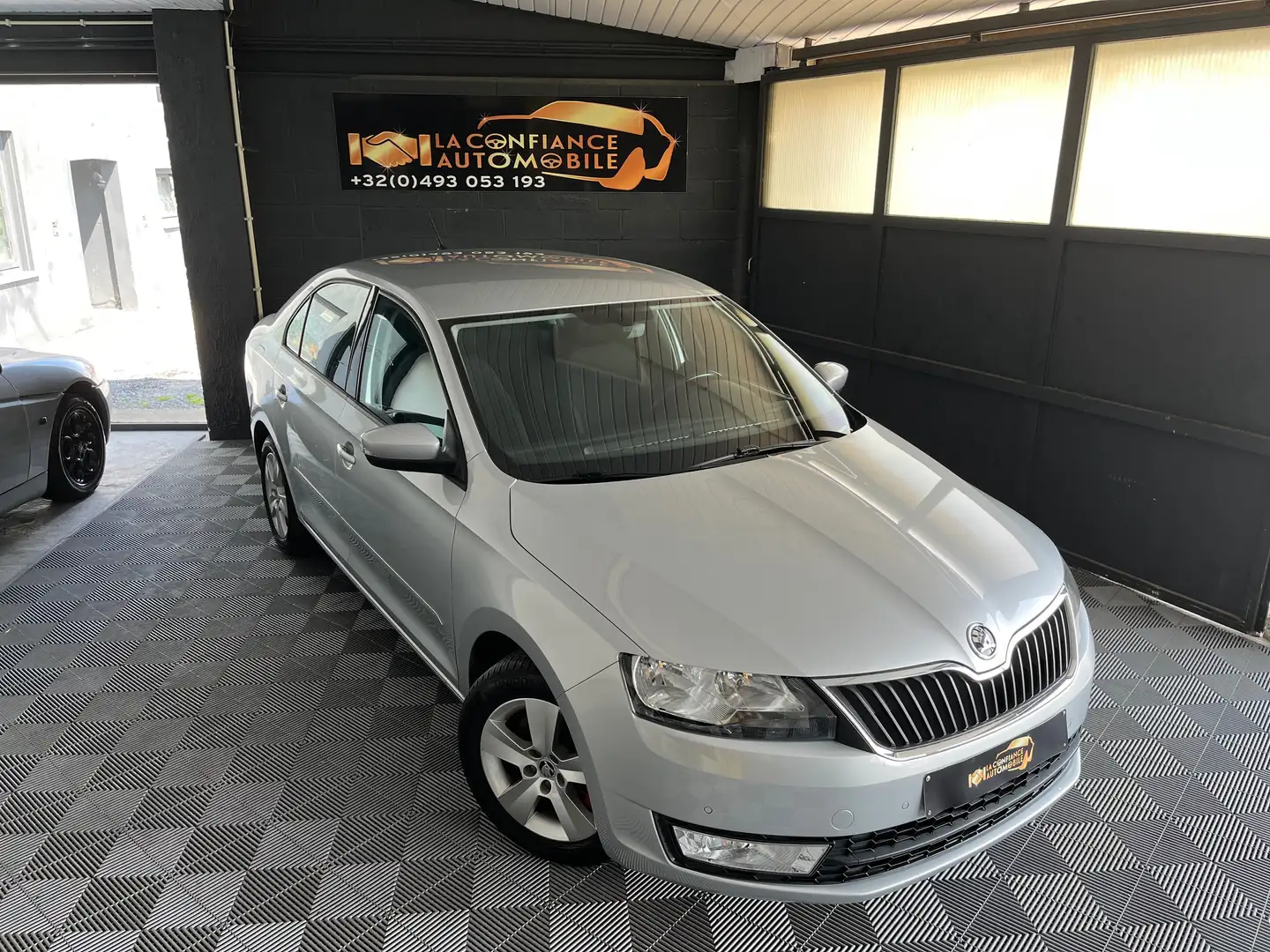 Skoda Rapid/Spaceback 1.2TSI 1er propriétaire garantie 12 mois Grijs - 1