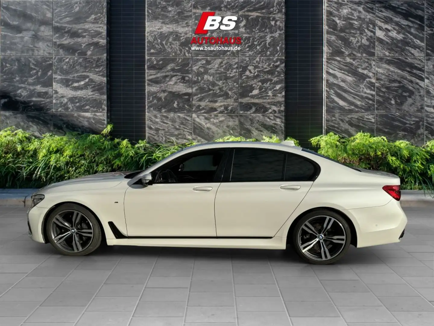 BMW 750 750i M Sportpaket Laser SHD Head-Up Harman Kardon - 2