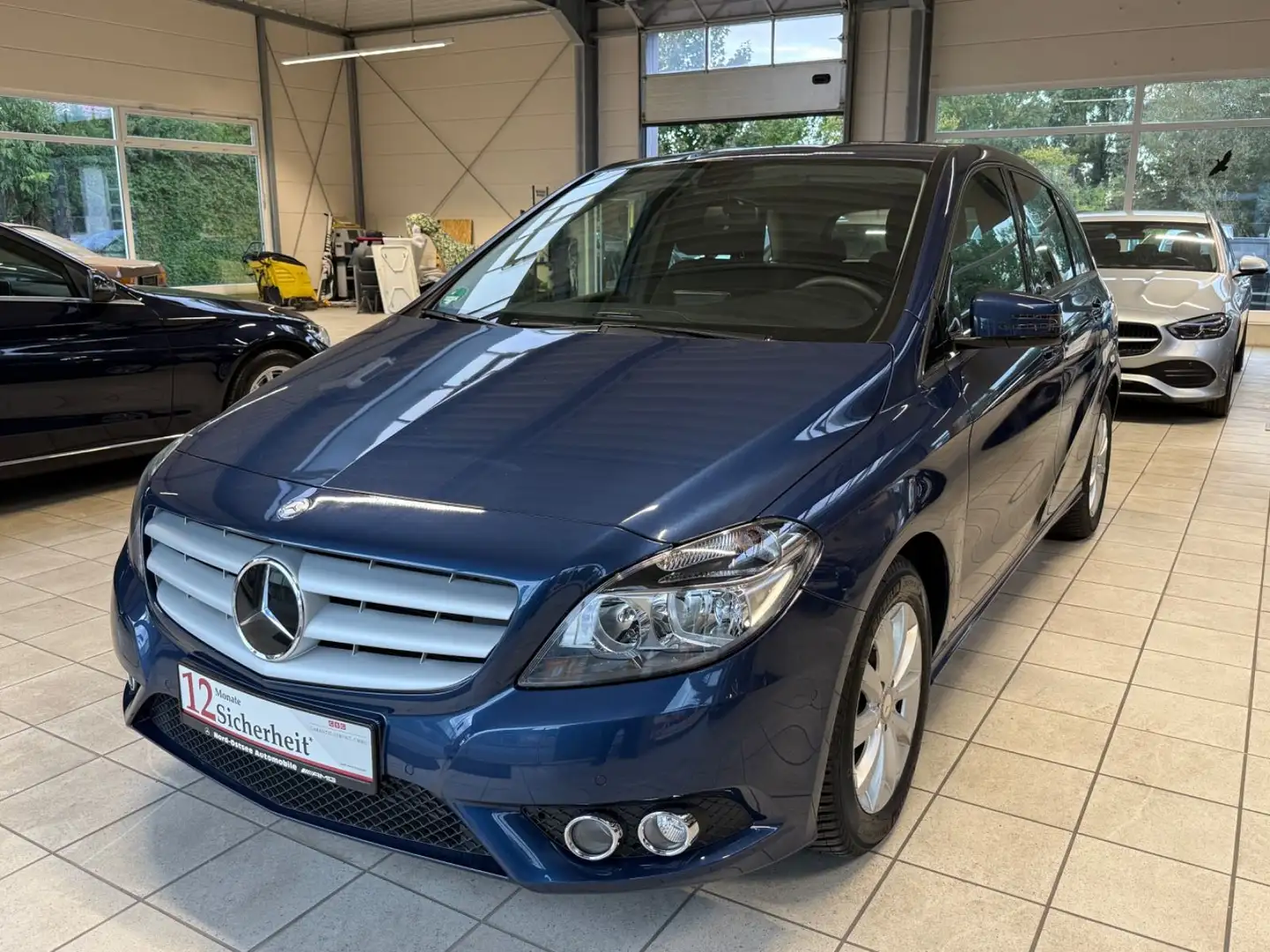 Mercedes-Benz B 200 7G-DCT/ PDC V+H / Bluetooth / Klima Blau - 1