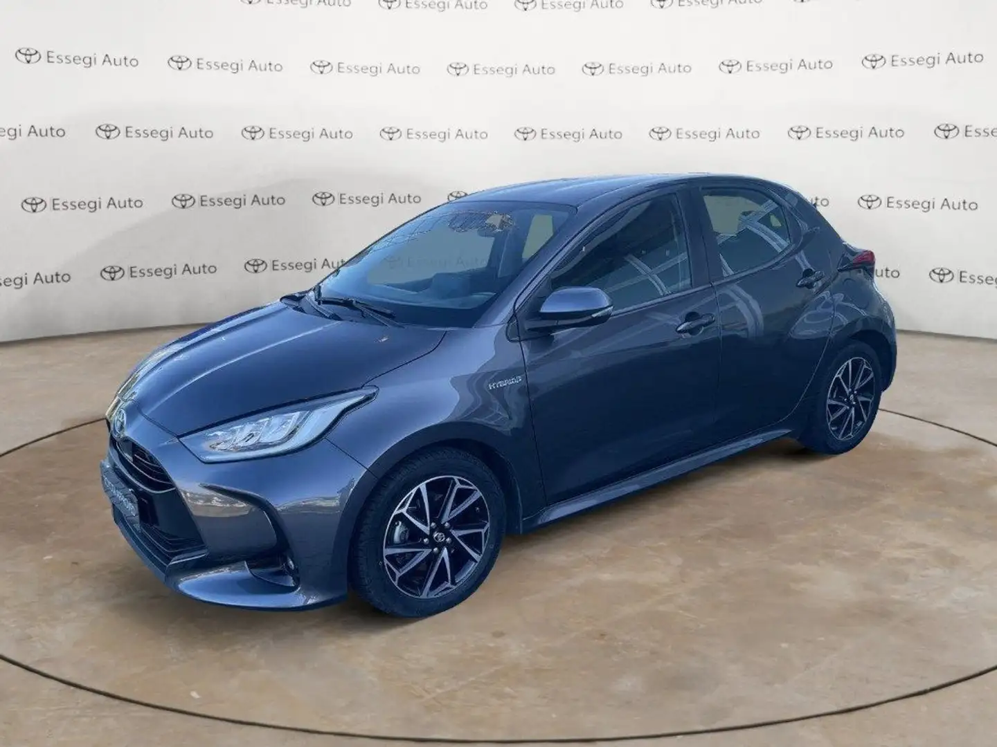Toyota Yaris 1.5 Hybrid 5 porte Trend Šedá - 1