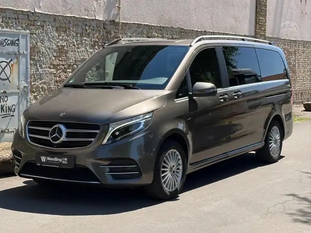 Mercedes-Benz 250 AMG ACC 360° KAM BURMESTER KÜHLSCHRANK 2x EL. S-TÜR LED SHZ STHZG AHK 2,5T 4MATIC L2