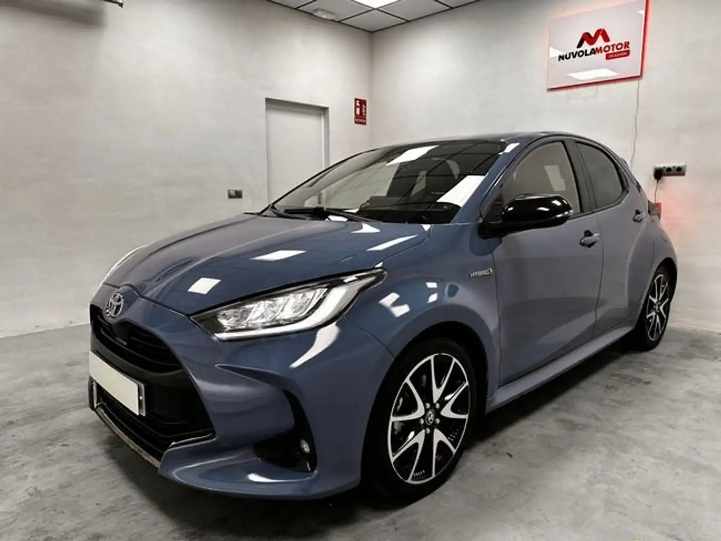 Toyota Yaris 120H 1.5 Style Blau - 1