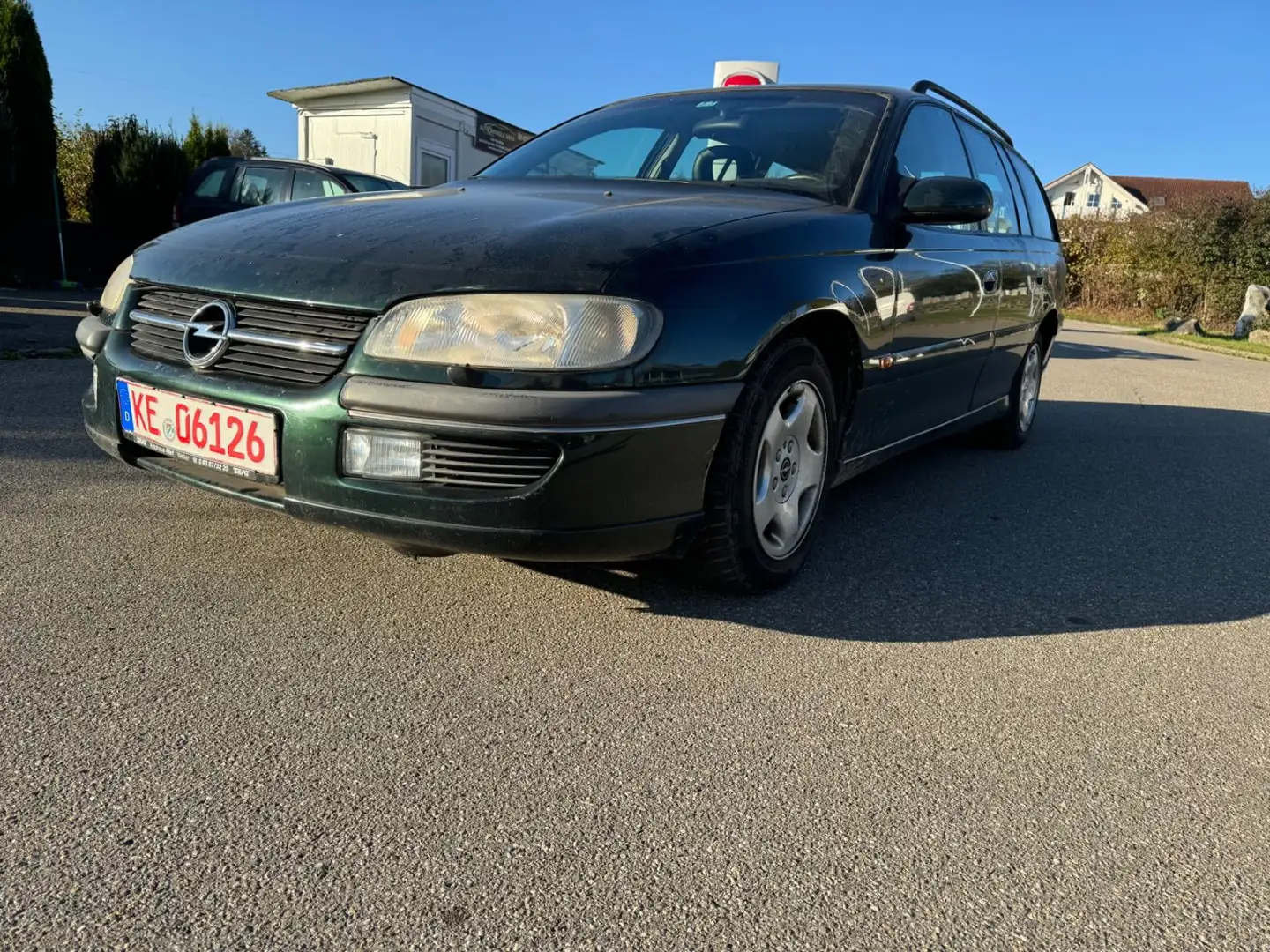 Opel Omega 3.0 V6 SPORT Kombi/Tüv Neu/Automatik/Leder Verde - 1