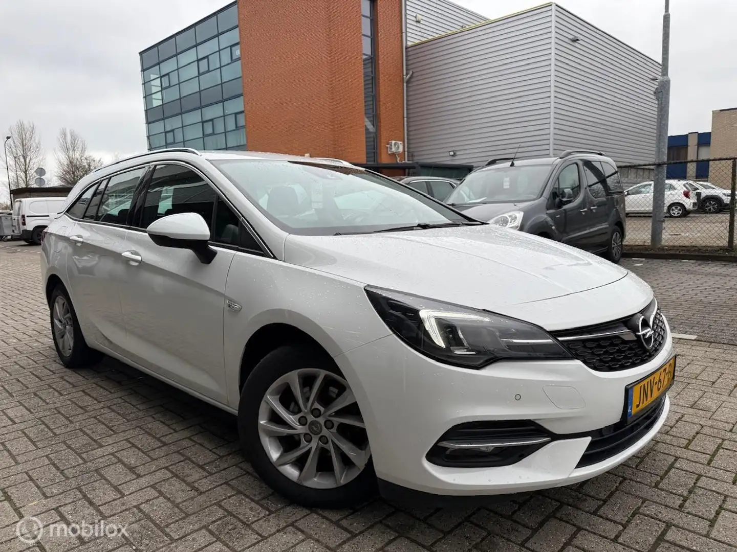 Opel Astra Sports Tourer 1.2 BENZINE | NAVIGATIE | NETTE STA - 2