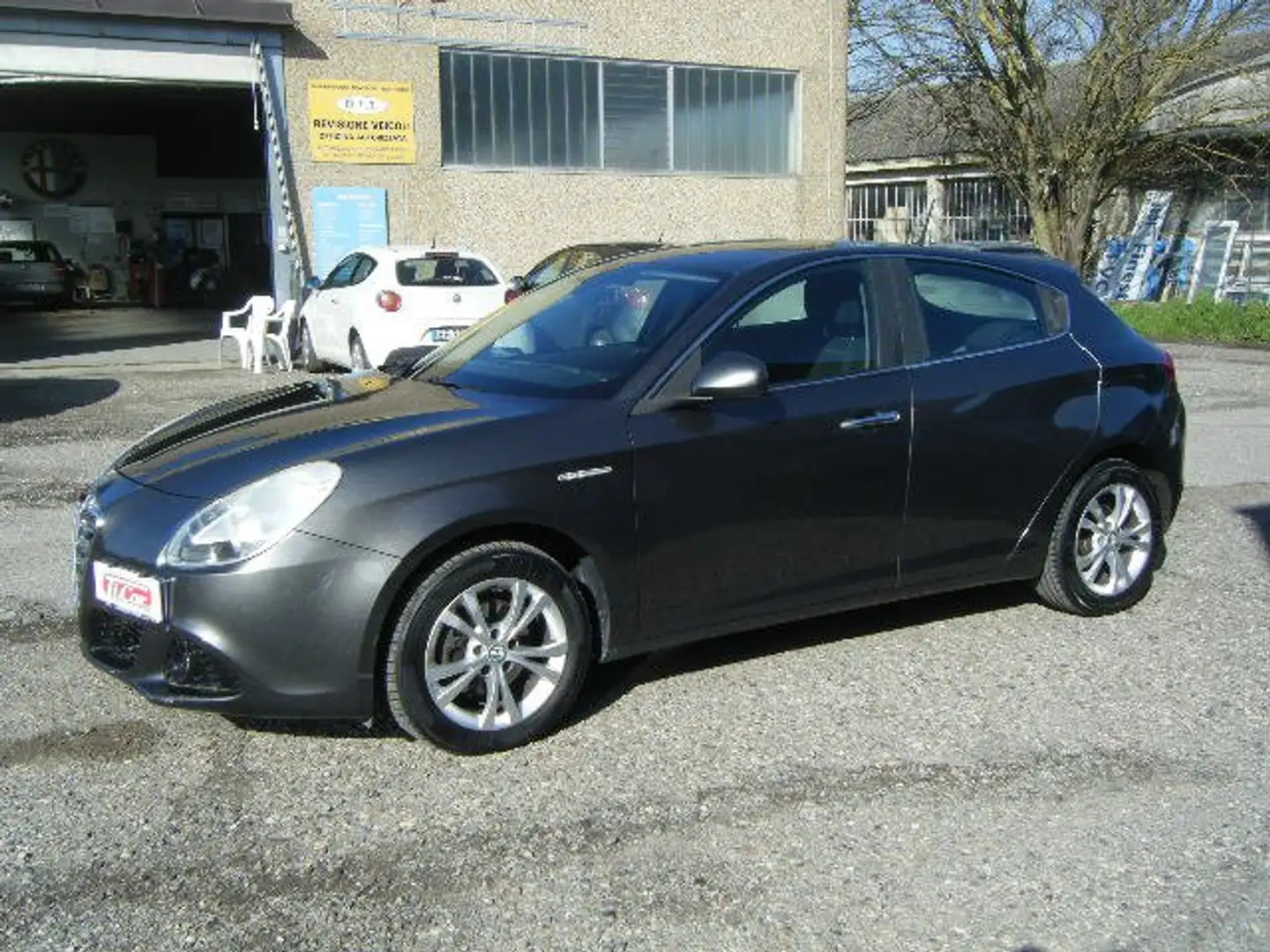 Alfa Romeo Giulietta Giulietta 1.6 jtdm(2) Distinctive Gris - 2