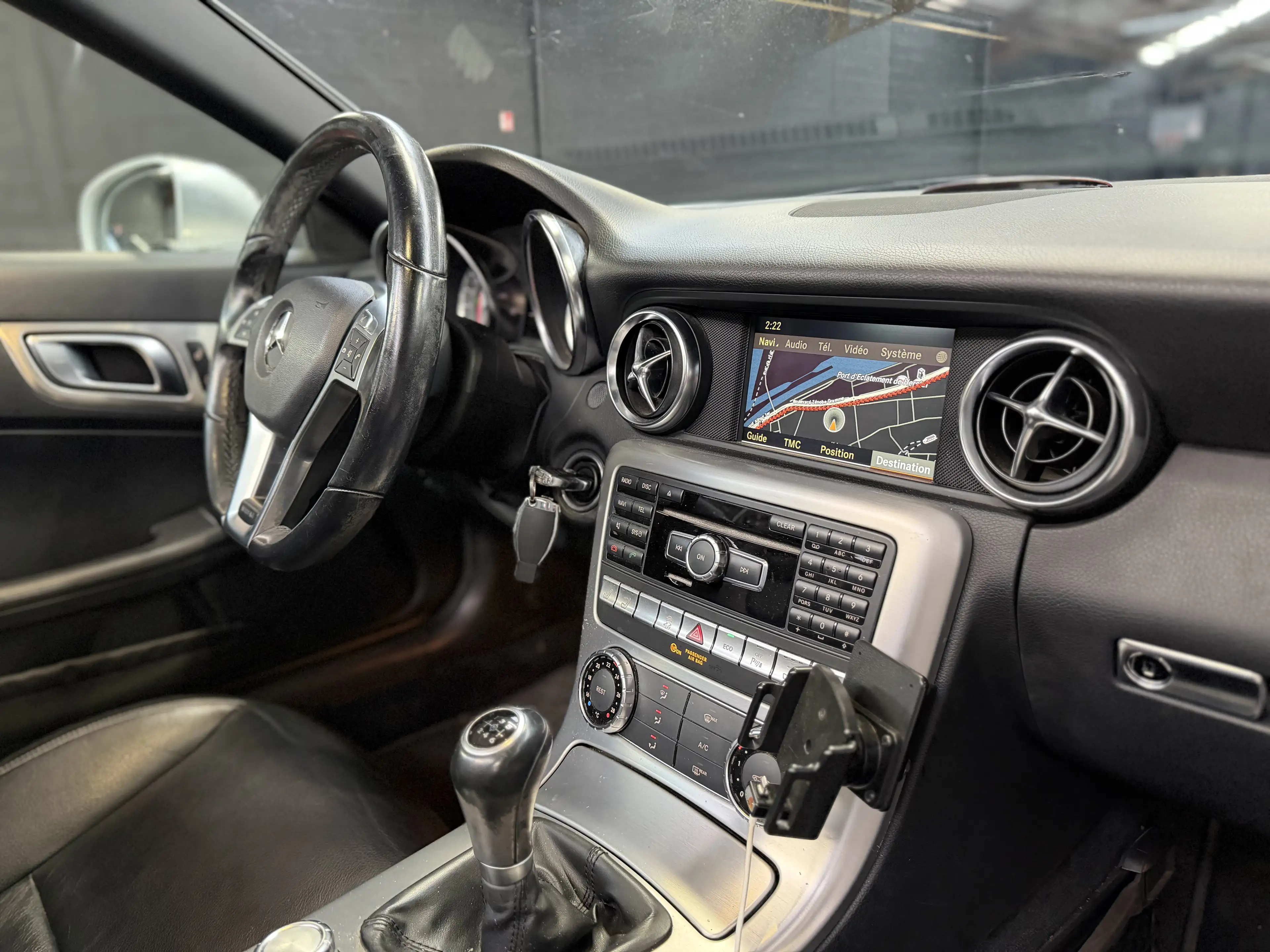 Mercedes-Benz SLK 200 i * TOIT PANO * GPS * CAMERA * SIEGE CH * RADAR — photo 11