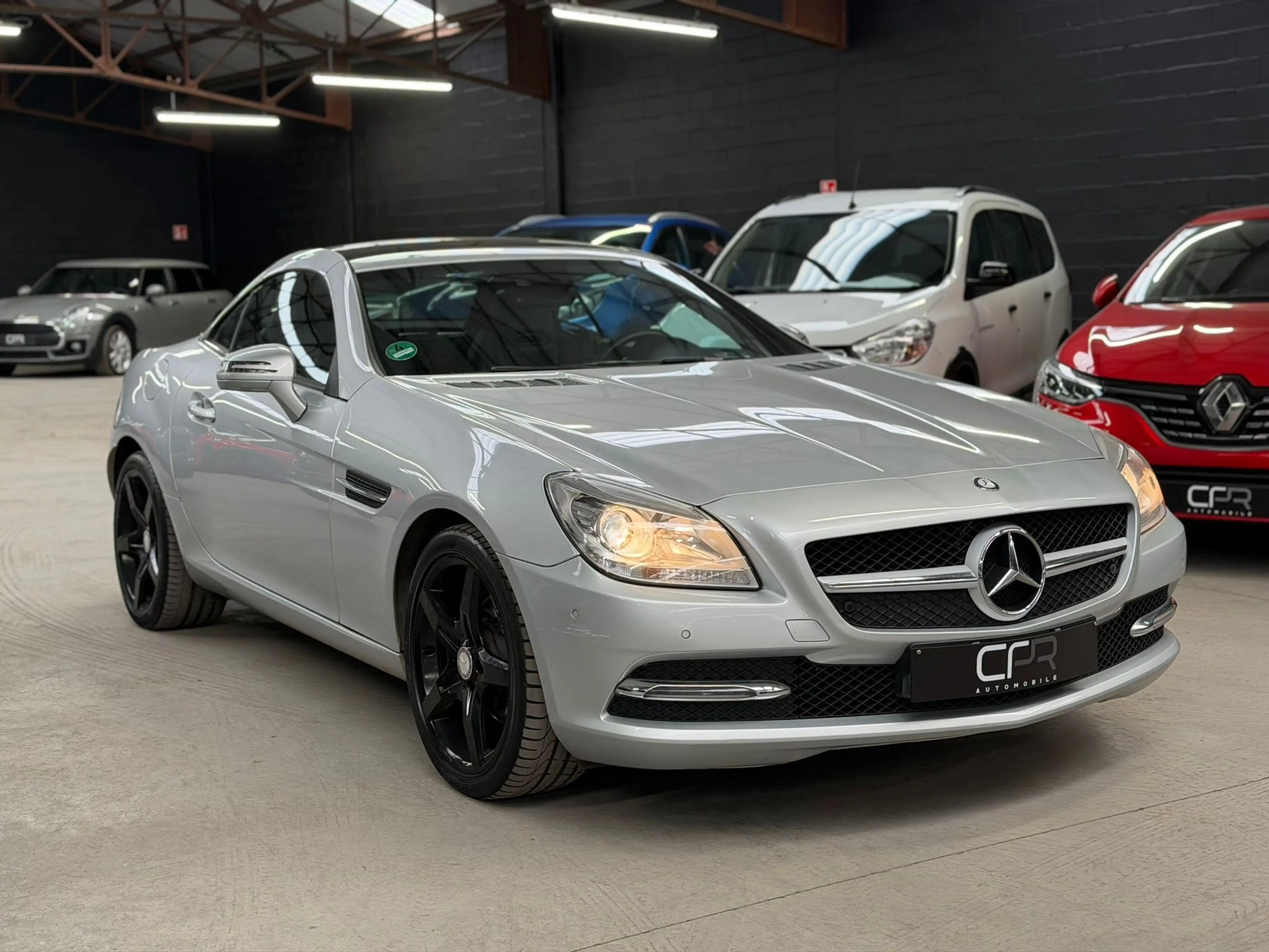Mercedes-Benz SLK 200 i * TOIT PANO * GPS * CAMERA * SIEGE CH * RADAR — photo 3