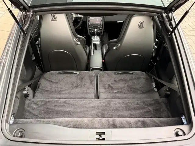 Porsche 911 view 21
