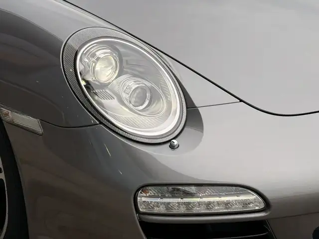 Porsche 911 view 15