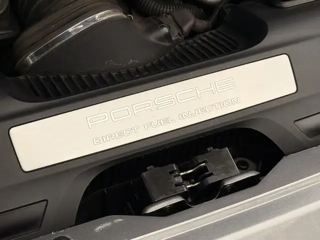 Porsche 911 view 29