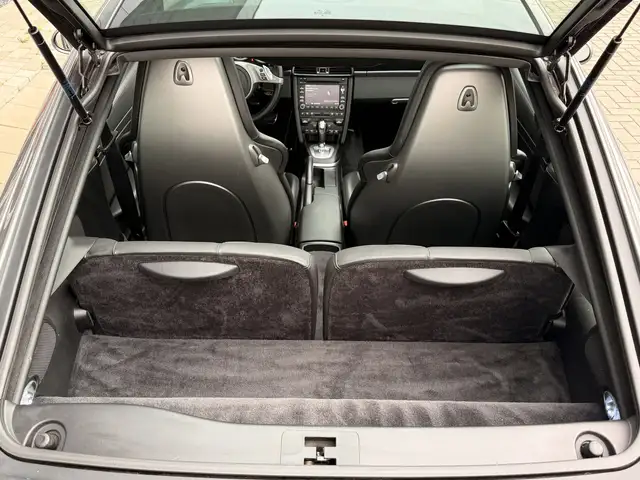 Porsche 911 view 20