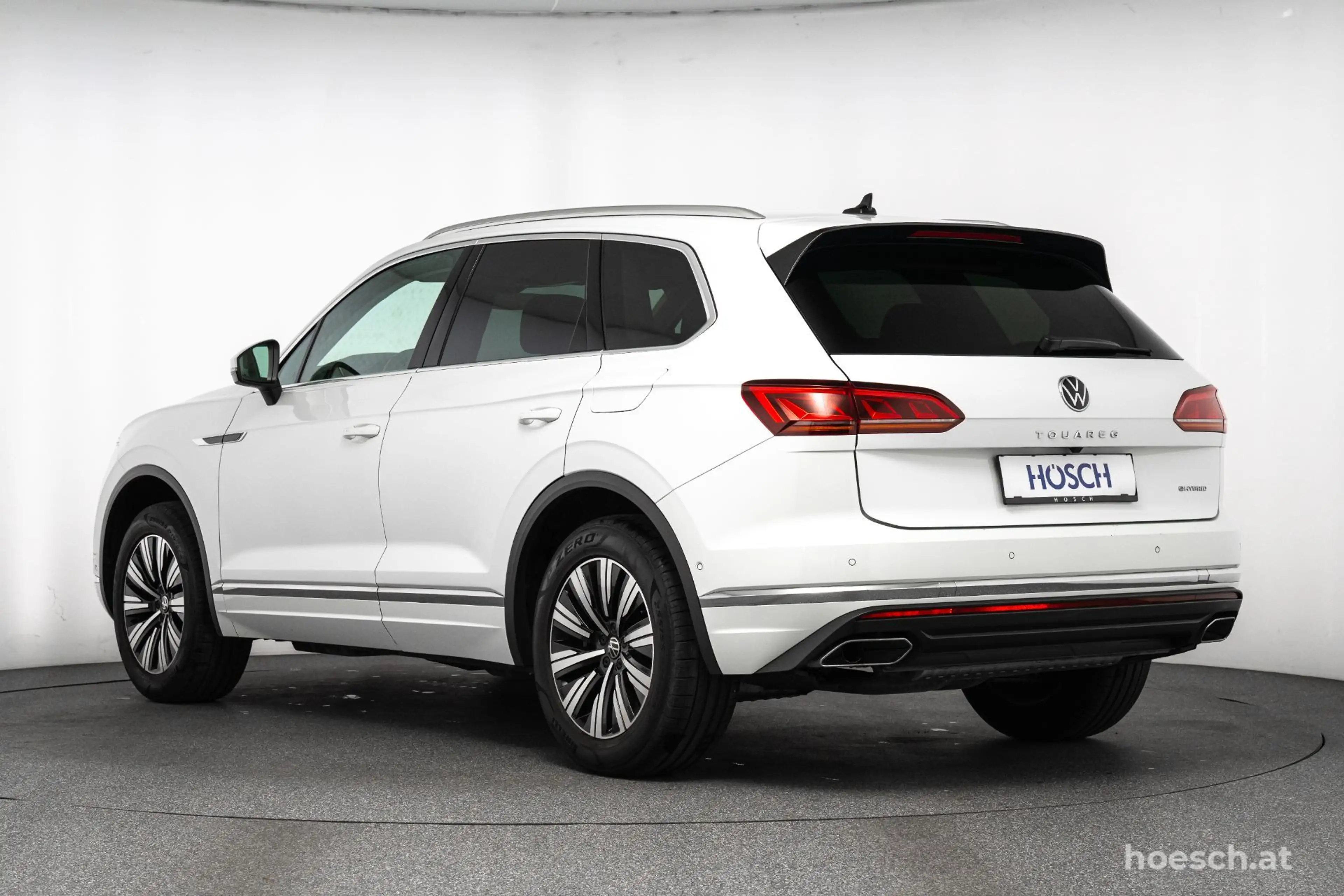 Volkswagen Touareg Elegance eHybrid 4M PANO MATRIX ASSISTENZ ++ — photo 4
