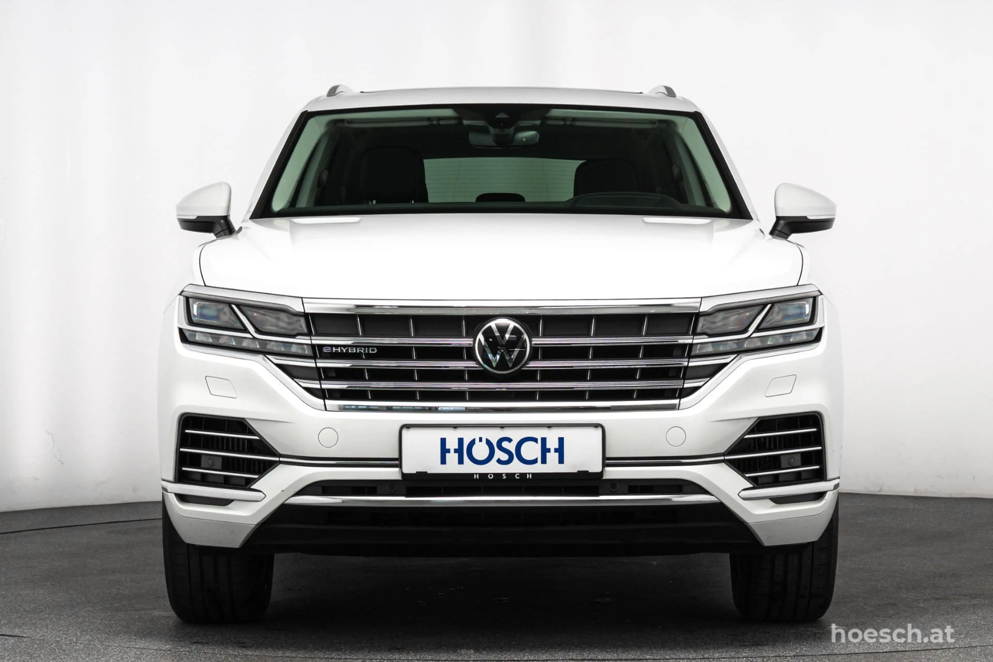 Volkswagen Touareg Elegance eHybrid 4M PANO MATRIX ASSISTENZ ++ — photo 2