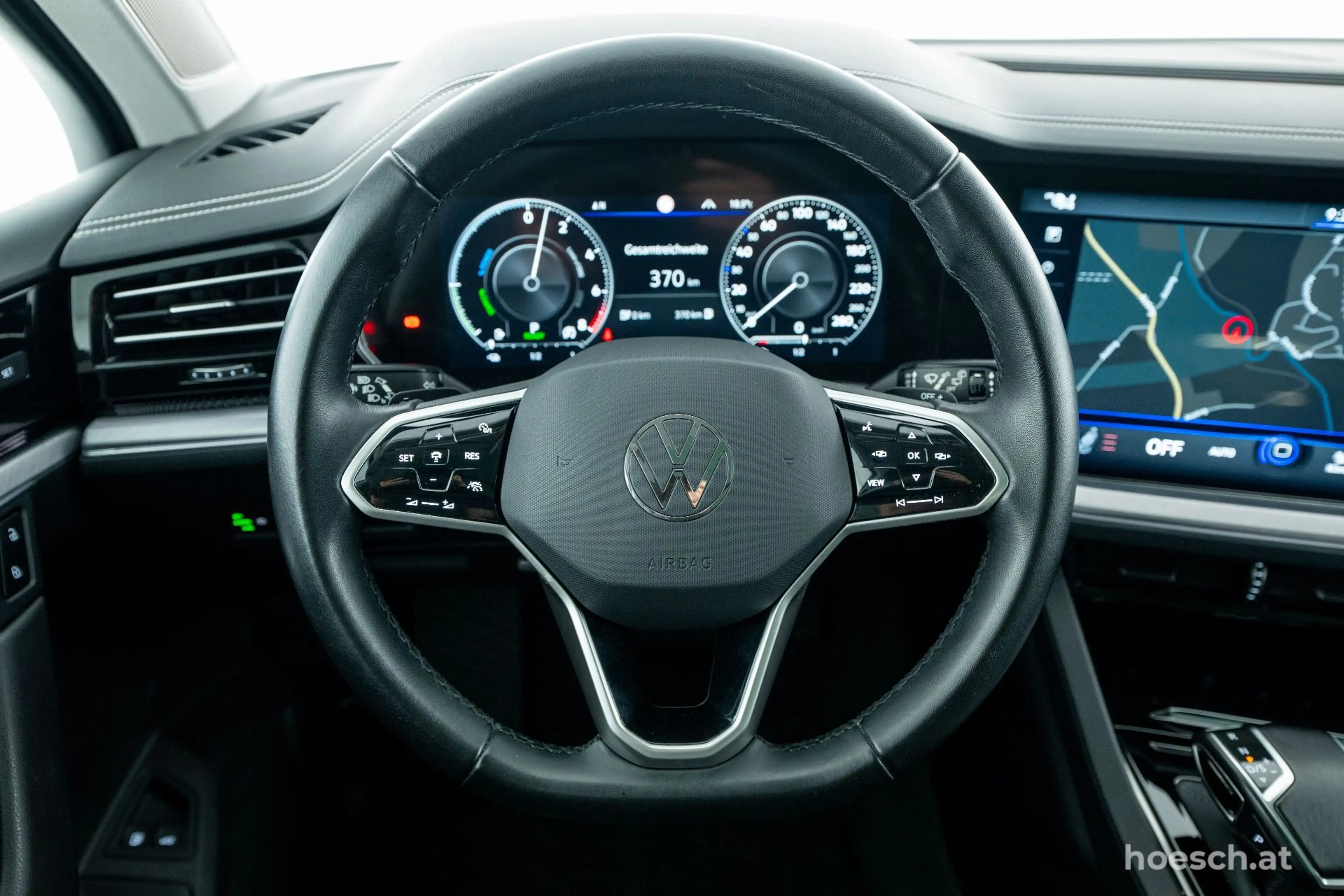 Volkswagen Touareg Elegance eHybrid 4M PANO MATRIX ASSISTENZ ++ — photo 6