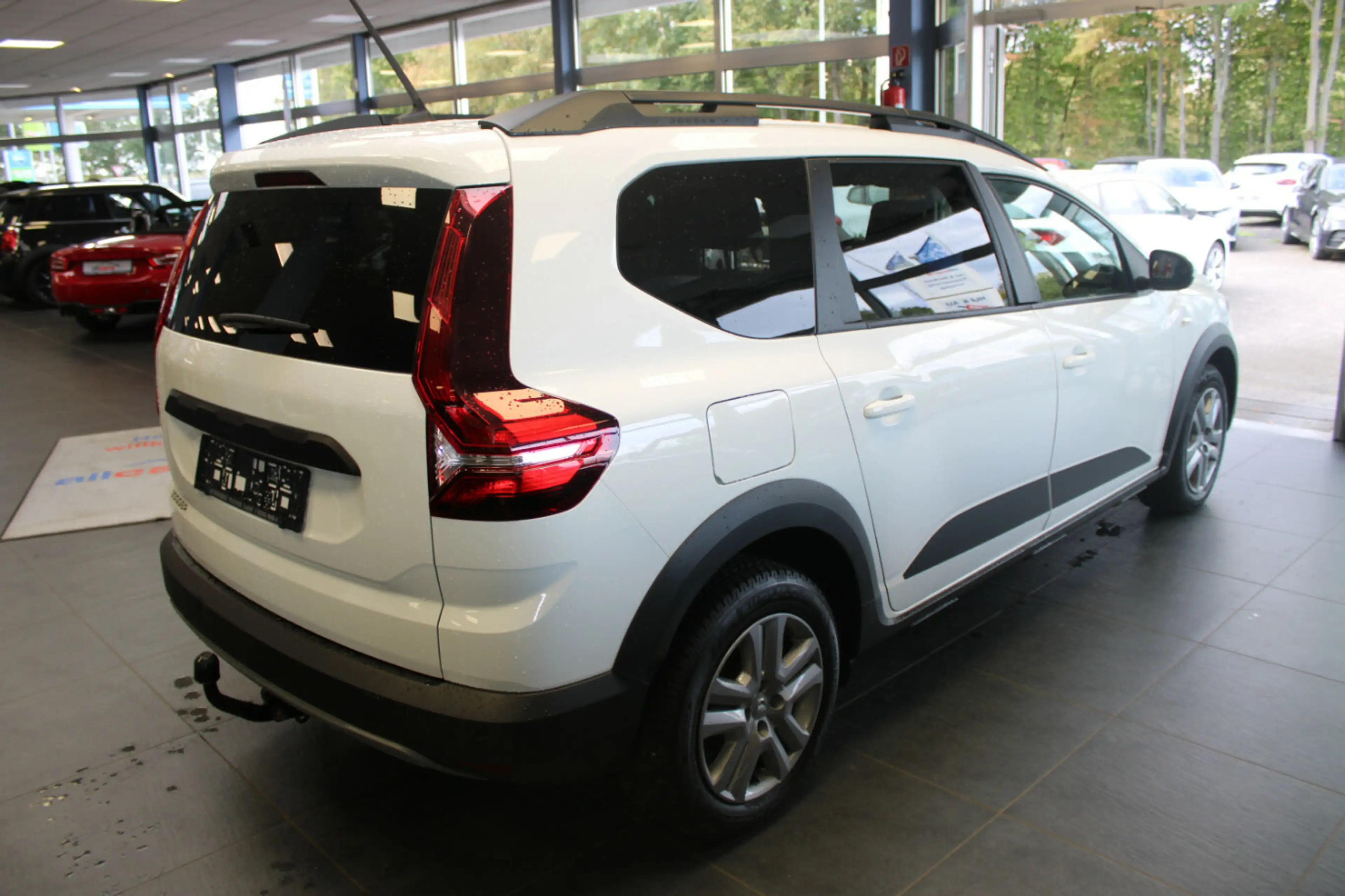Dacia Jogger TCe 110 Comfort — photo 7