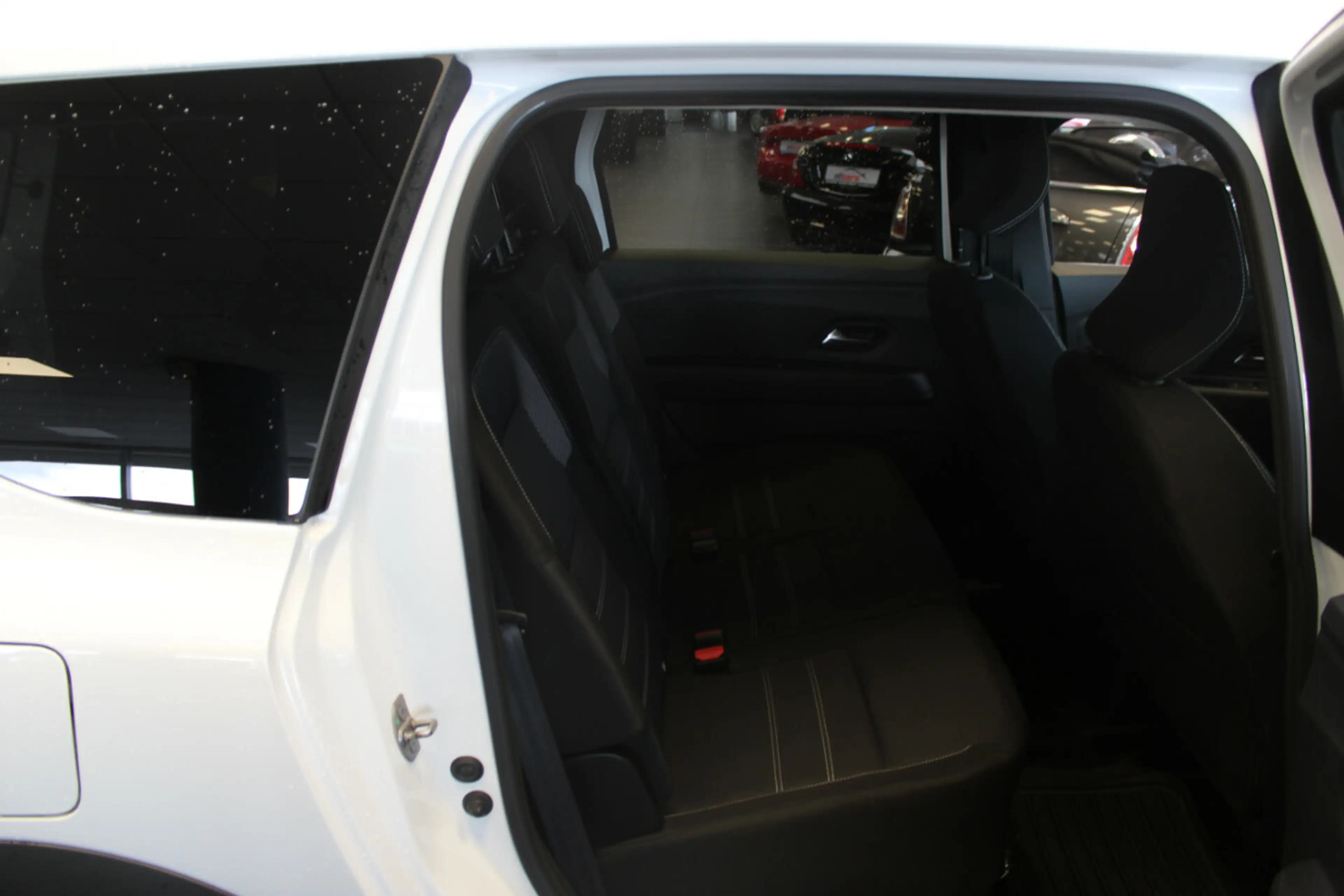 Dacia Jogger TCe 110 Comfort — photo 12