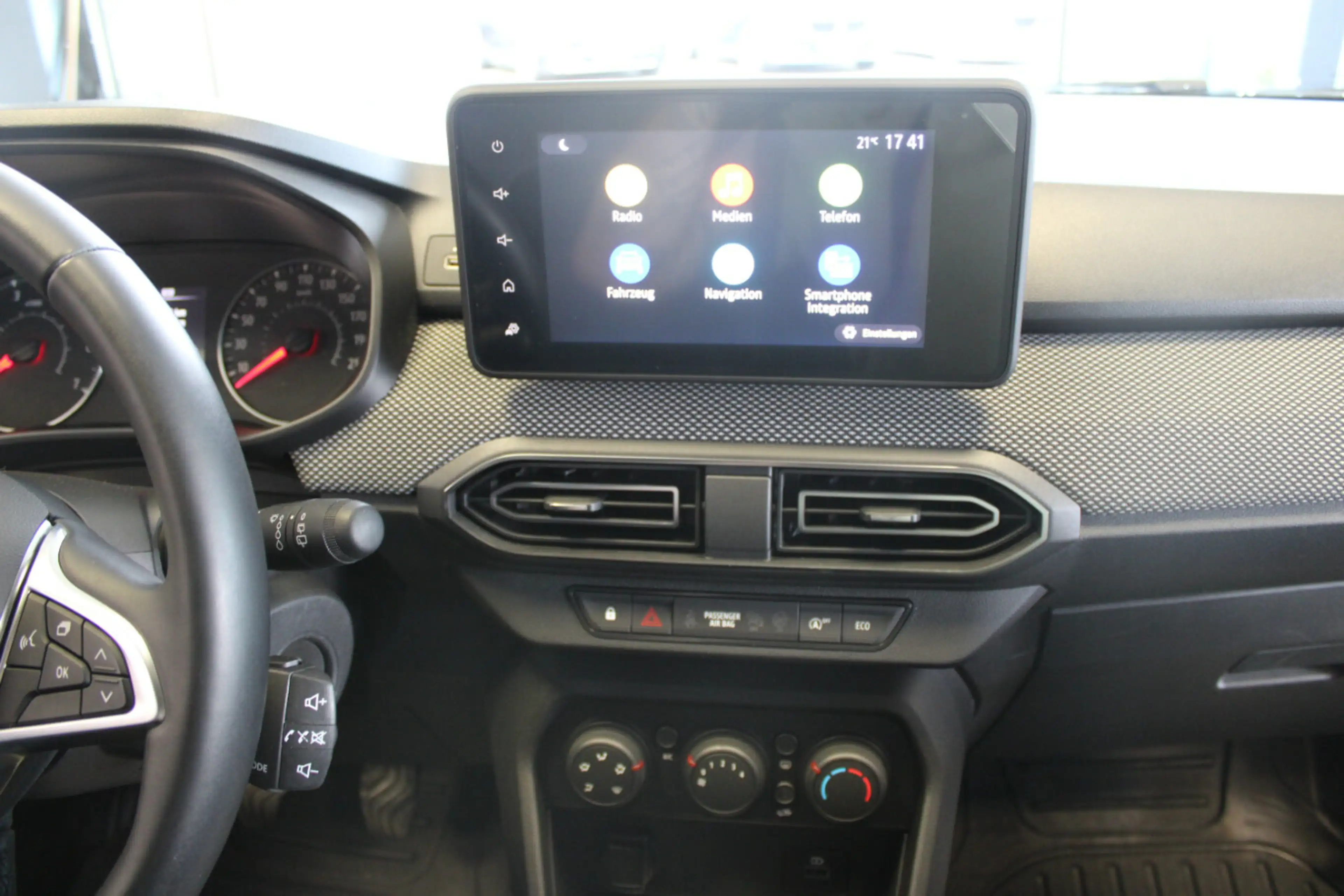 Dacia Jogger TCe 110 Comfort — photo 10