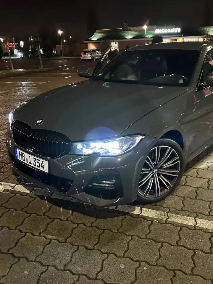 BMW 330