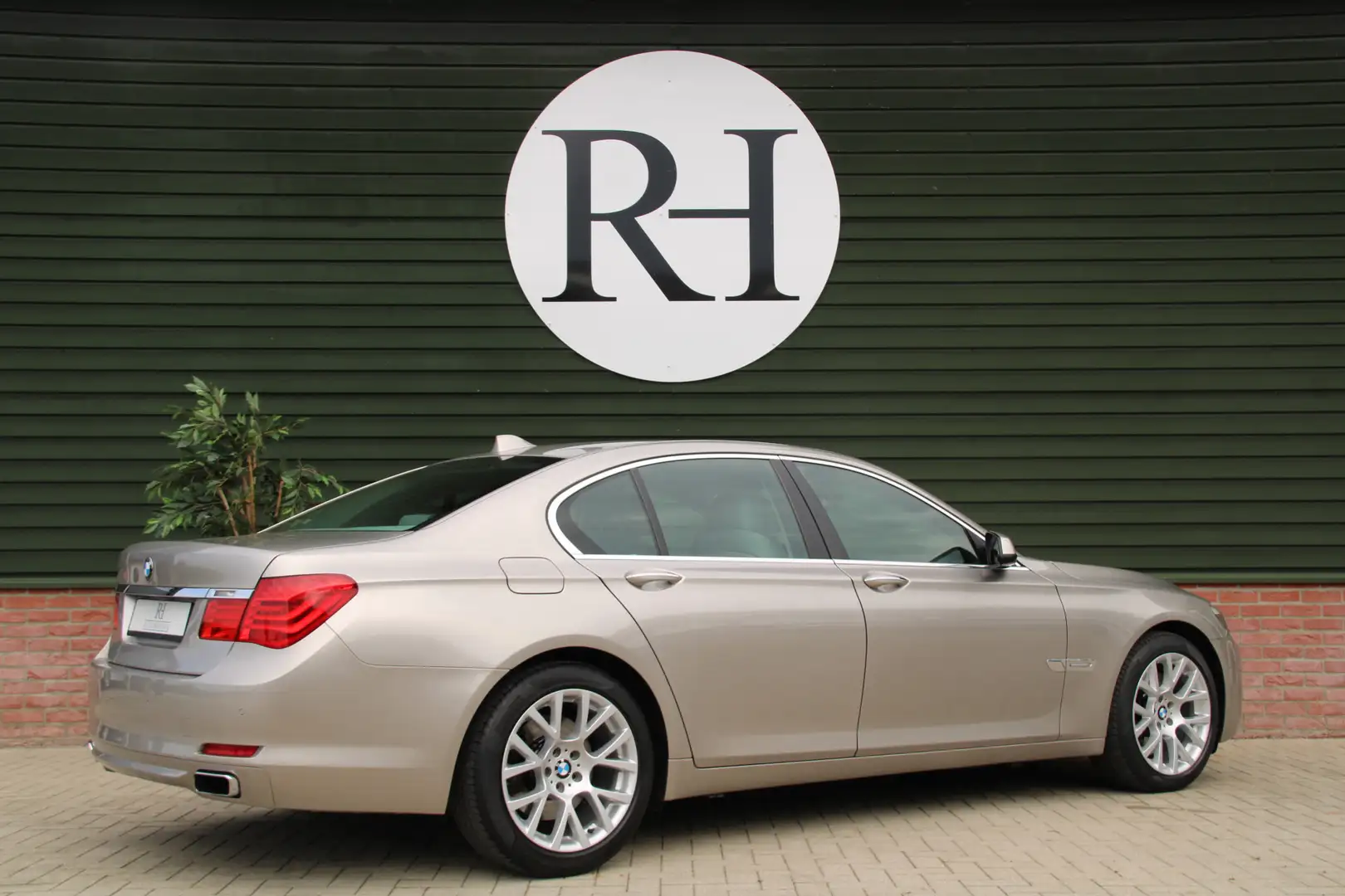 BMW 740 7-serie 740i Automaat High Executive - Youngtimer! Beige - 2