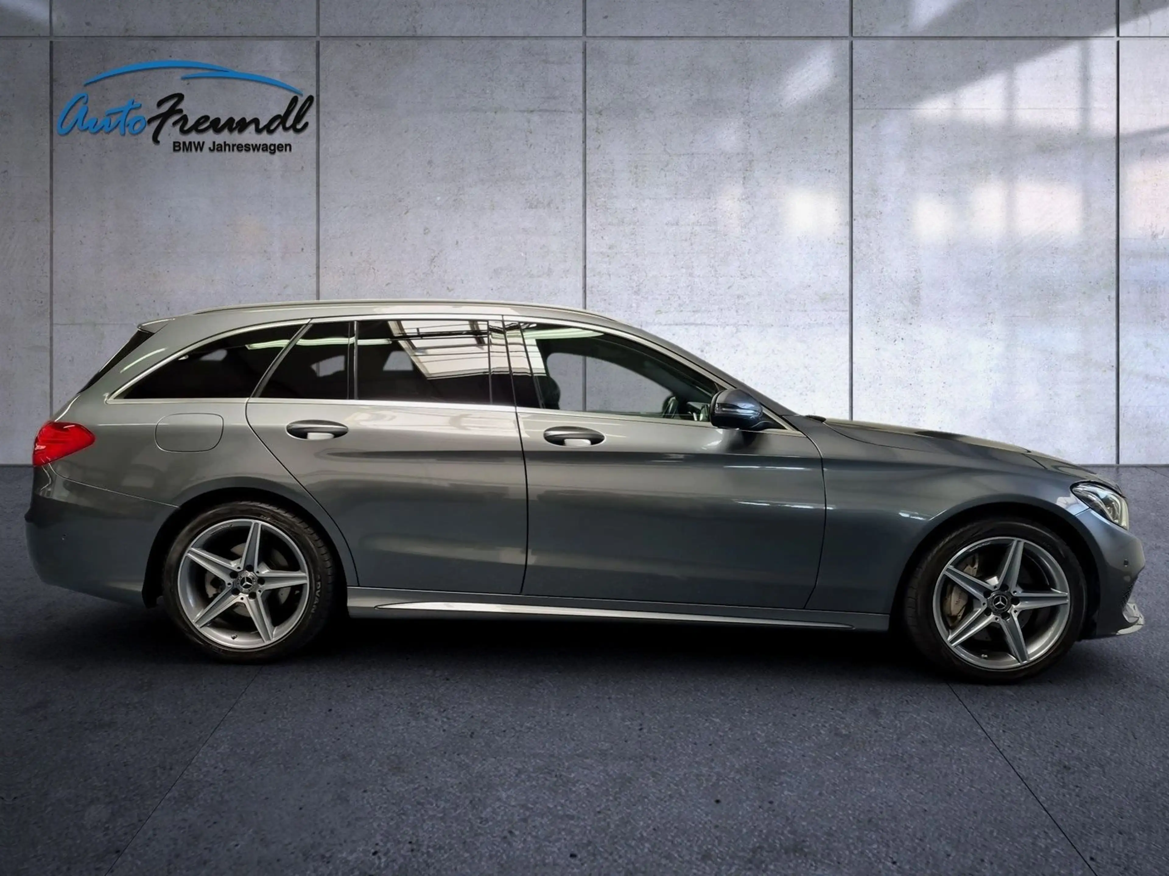 Mercedes-Benz C 400 AMG 4Matic *Pano*AHK*LED*Airmatic* — photo 3