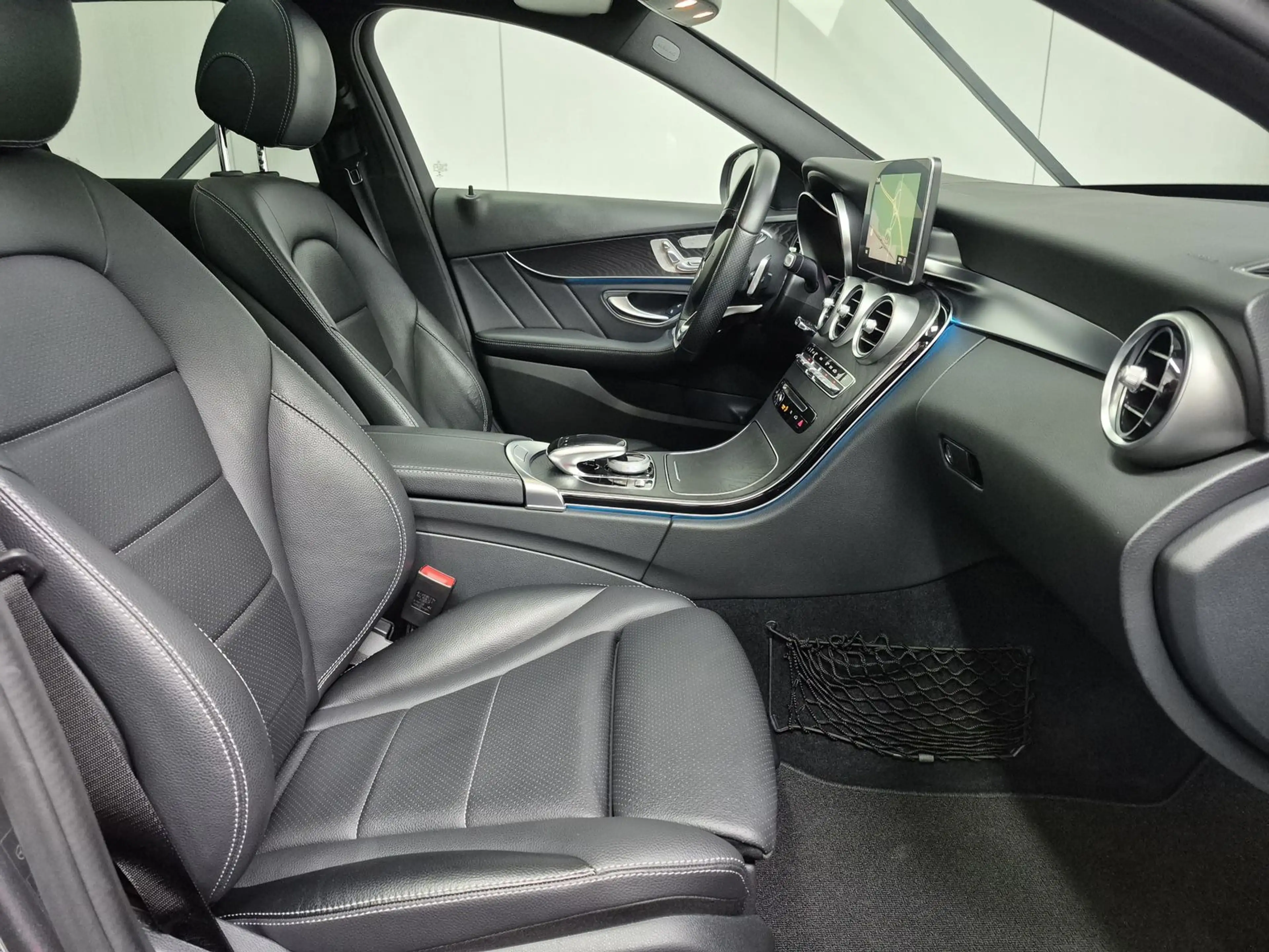 Mercedes-Benz C 400 AMG 4Matic *Pano*AHK*LED*Airmatic* — photo 15