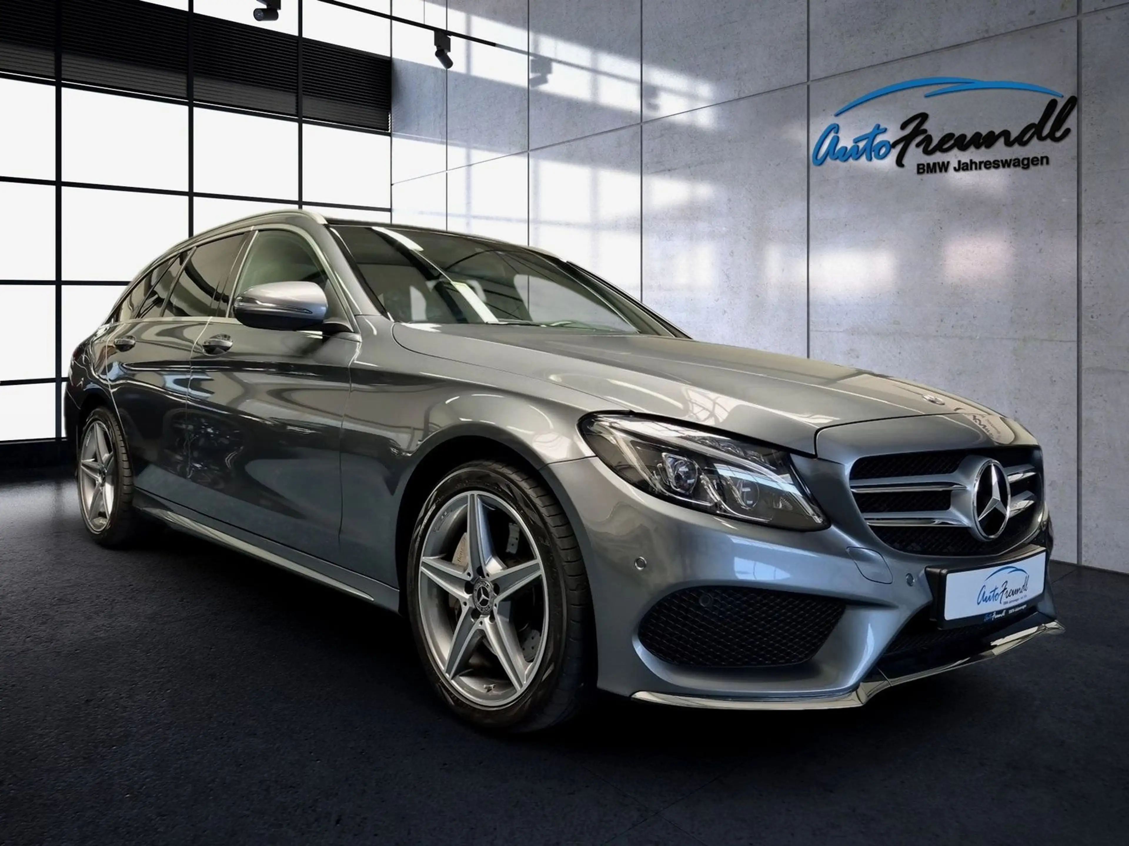 Mercedes-Benz C 400 AMG 4Matic *Pano*AHK*LED*Airmatic* — photo 4