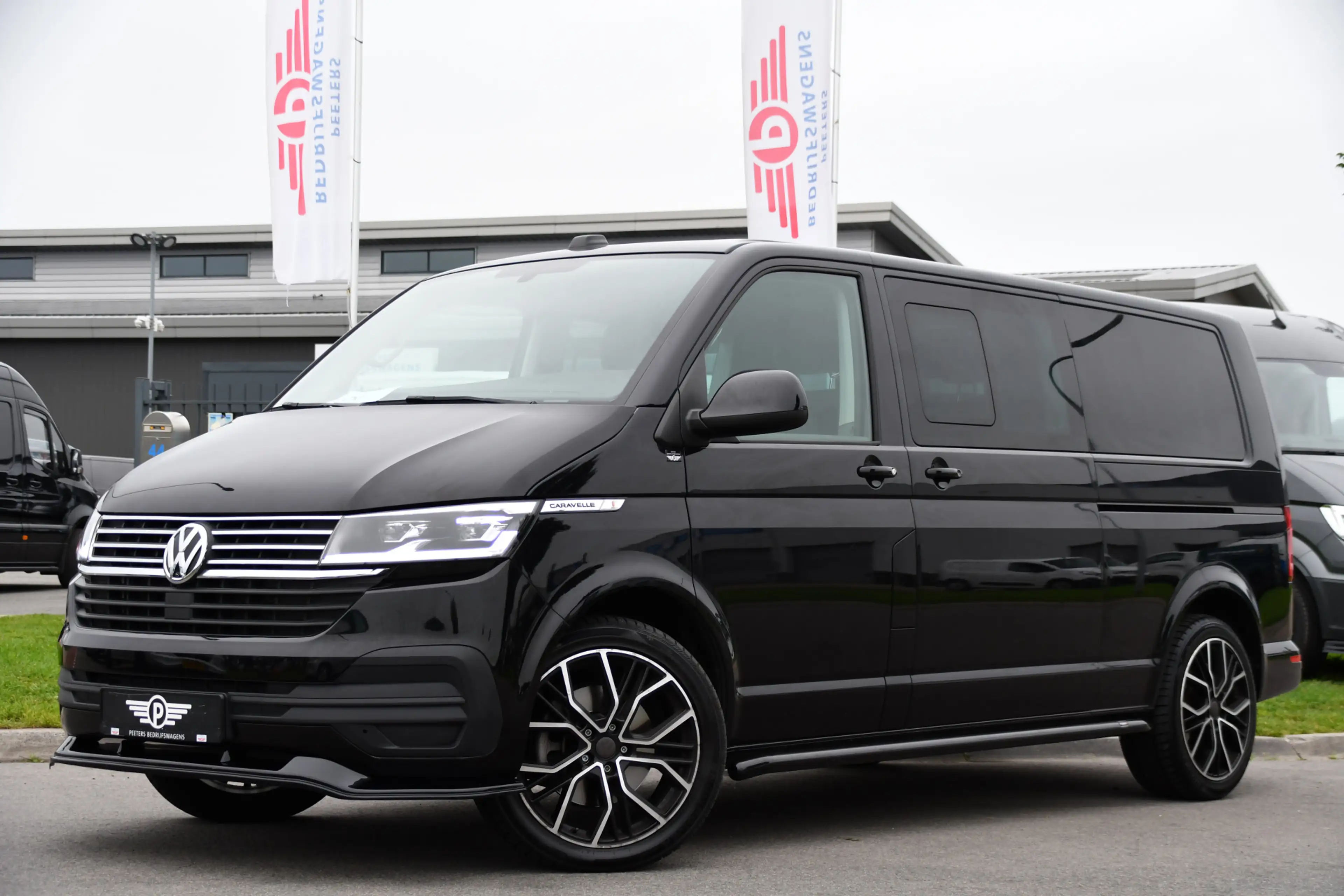 Volkswagen T6.1 Transporter 2.0 TDI L2H1 32 DC Caravelle Virtual, Adaptieve Cr — photo 4