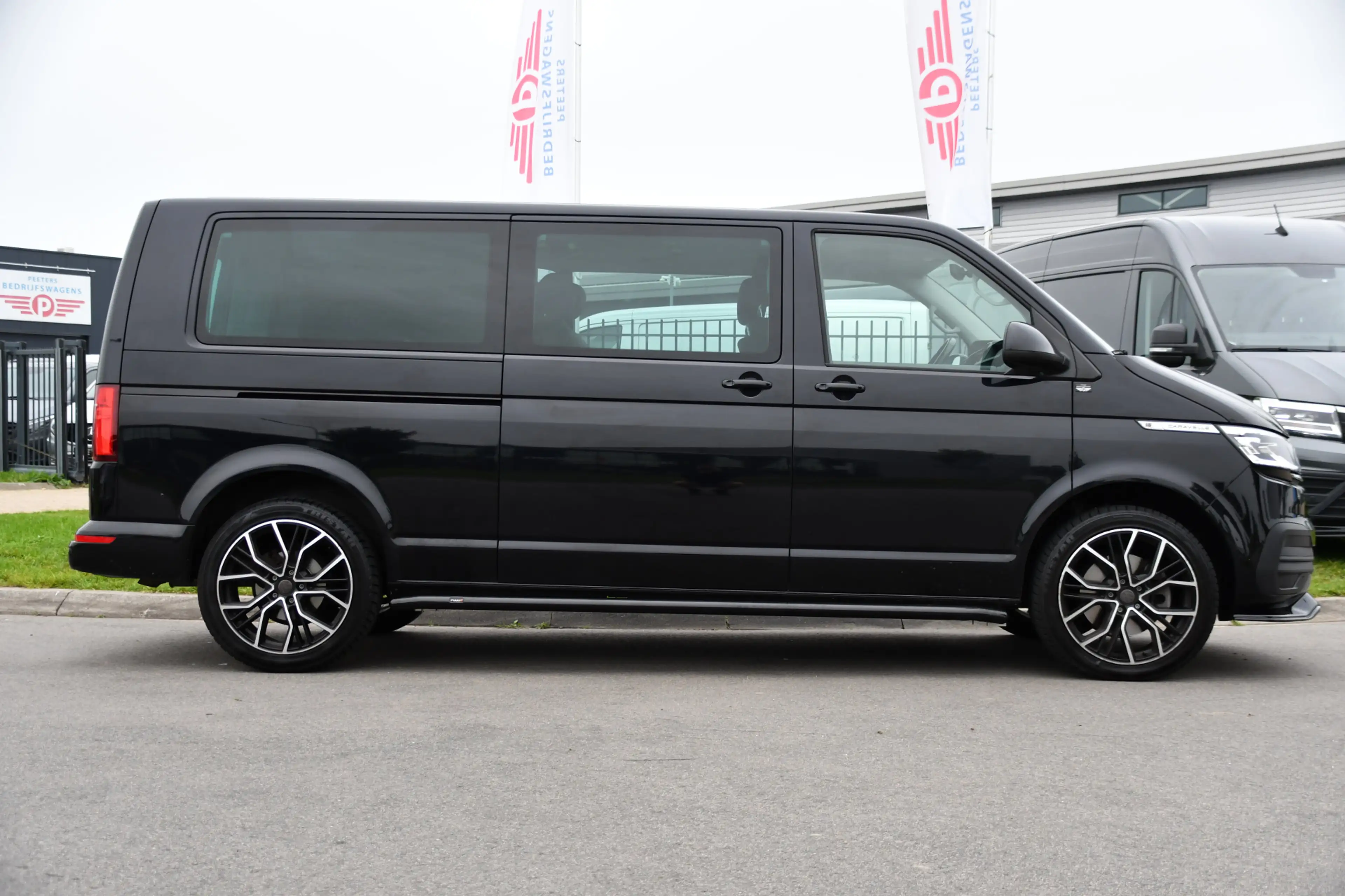 Volkswagen T6.1 Transporter 2.0 TDI L2H1 32 DC Caravelle Virtual, Adaptieve Cr — photo 10