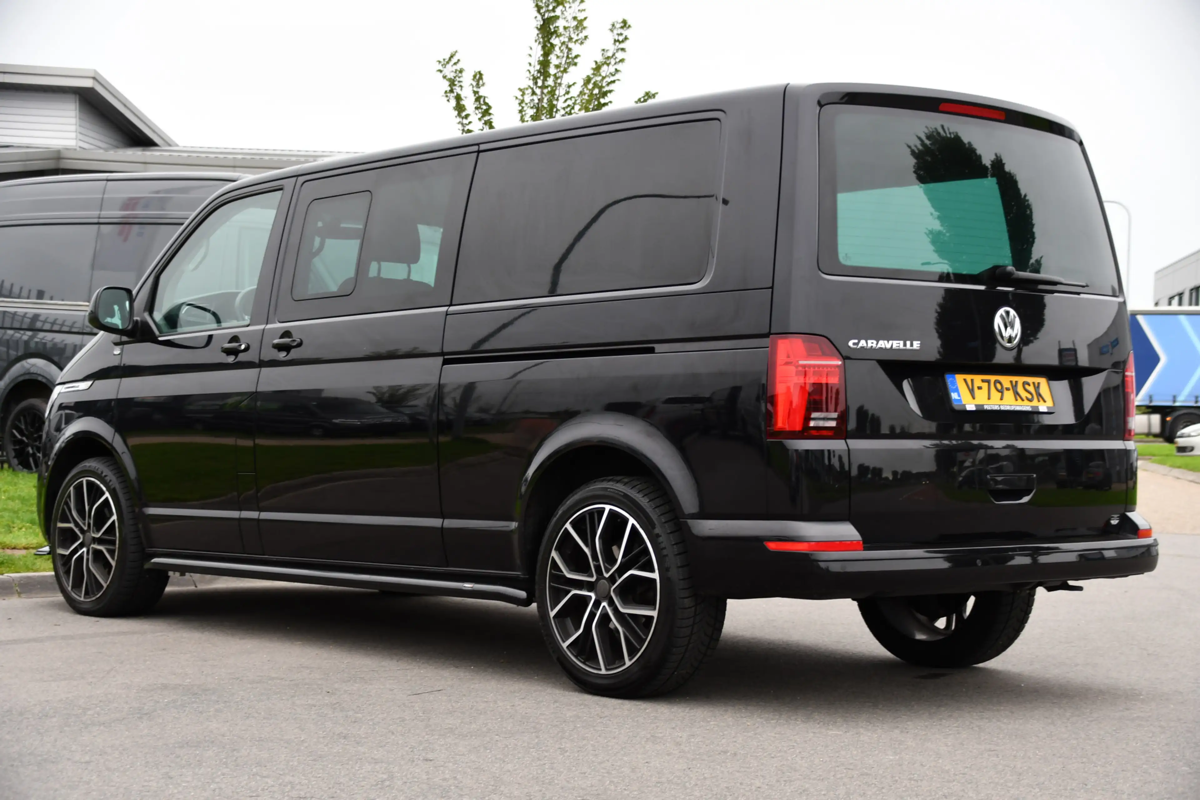 Volkswagen T6.1 Transporter 2.0 TDI L2H1 32 DC Caravelle Virtual, Adaptieve Cr — photo 3