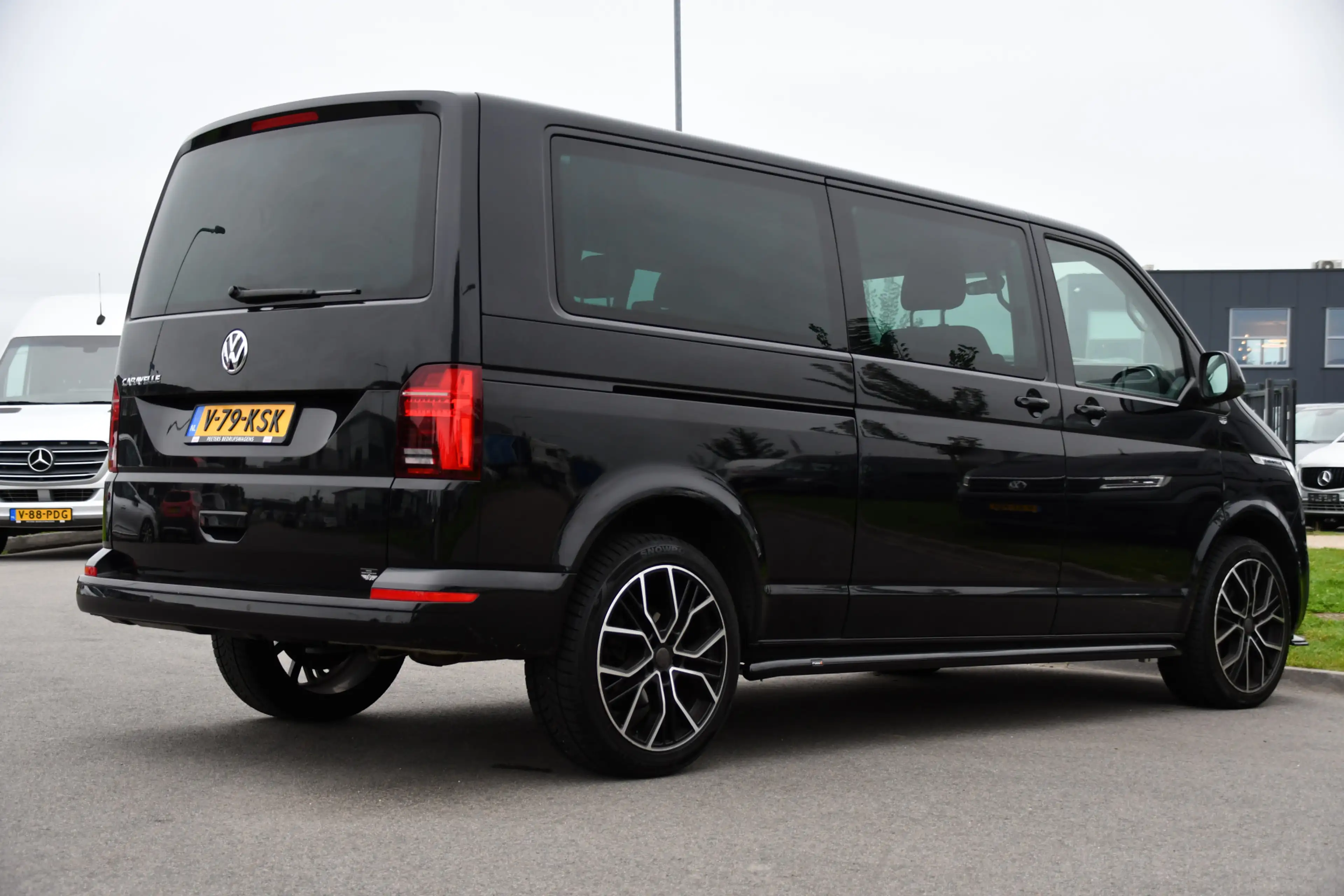 Volkswagen T6.1 Transporter 2.0 TDI L2H1 32 DC Caravelle Virtual, Adaptieve Cr — photo 6