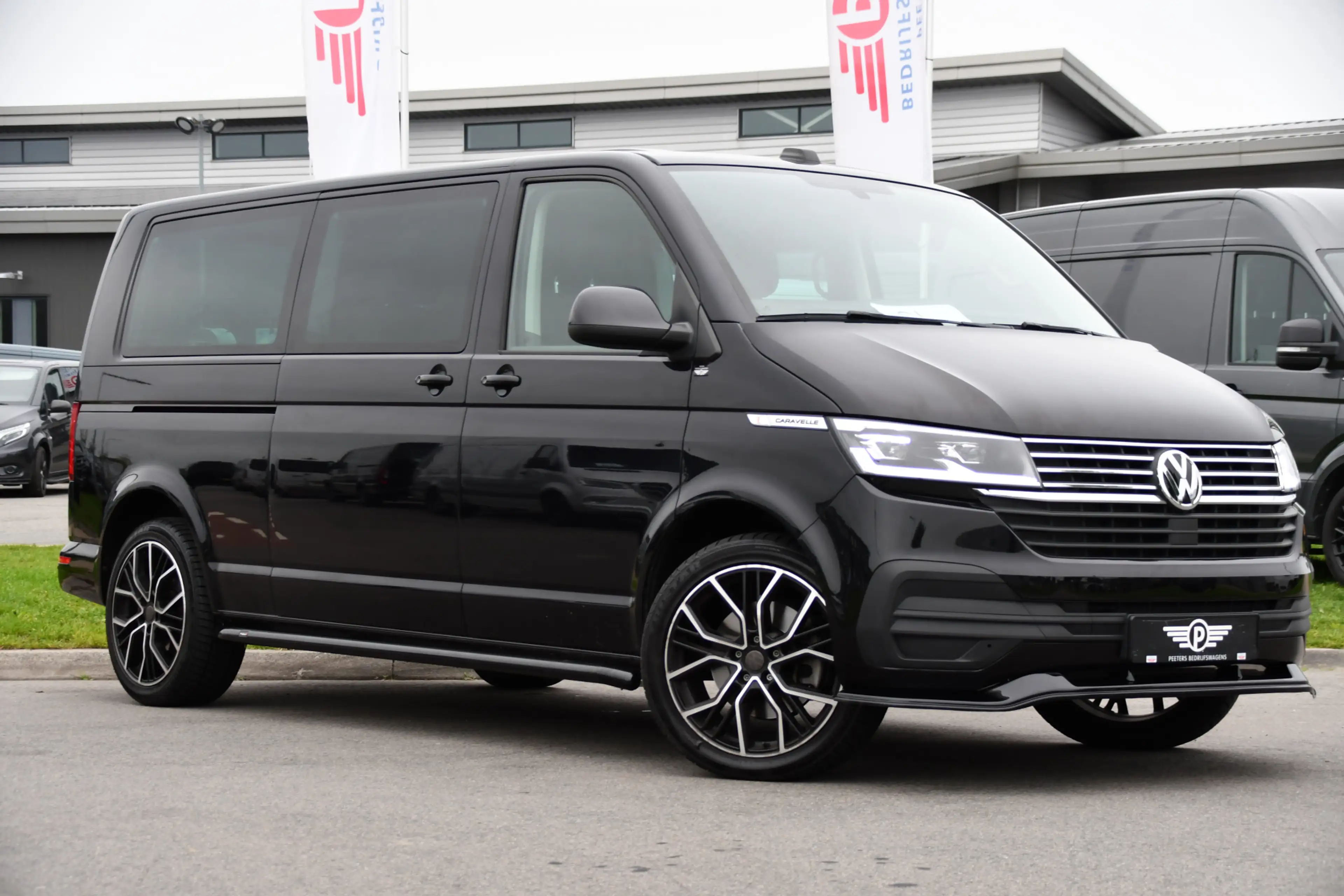 Volkswagen T6.1 Transporter 2.0 TDI L2H1 32 DC Caravelle Virtual, Adaptieve Cr — photo 5