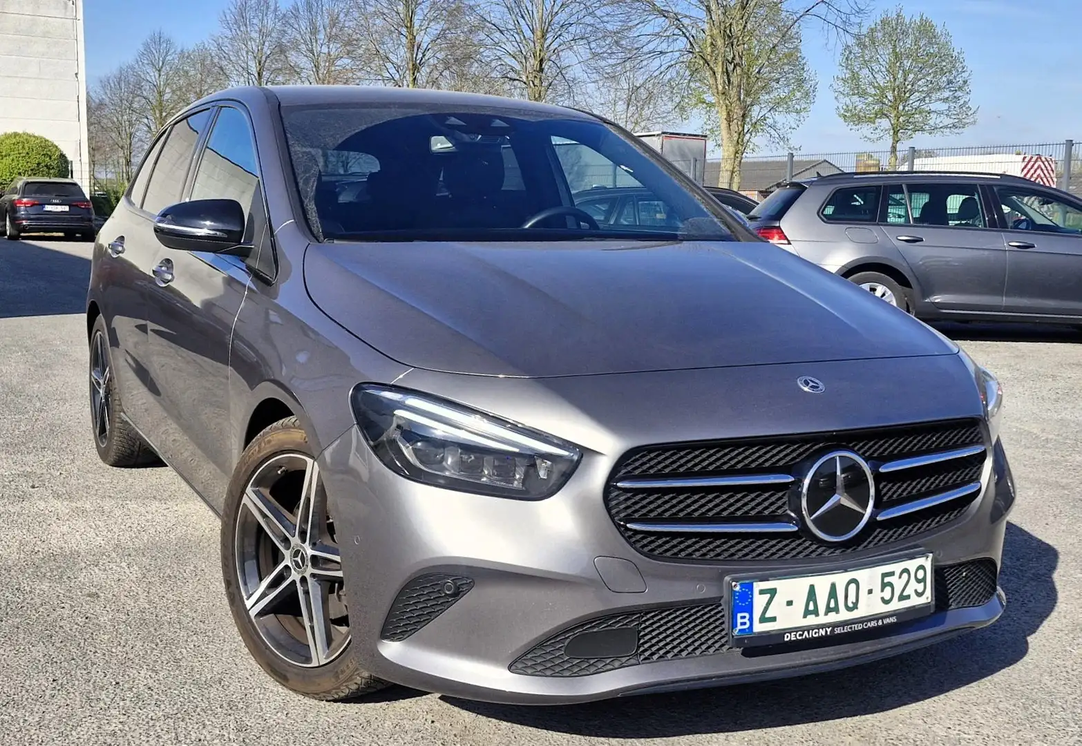Mercedes-Benz B 200 AMG Line AUTOMAAT MULTI COLOUR LIGHTS * CAMERA* Šedá - 2