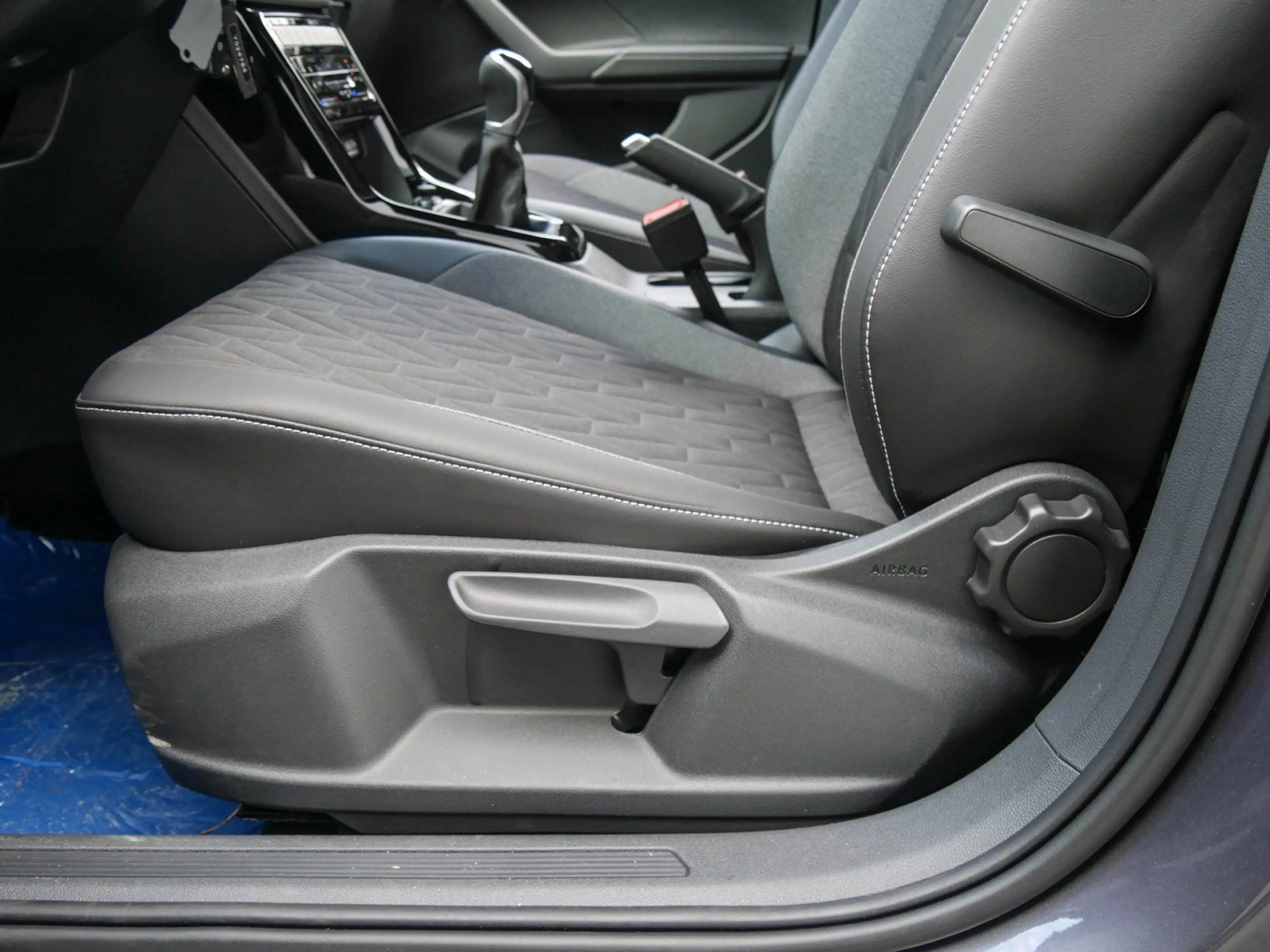 Volkswagen T-Cross Life 1.0 TSI 116 PS 6-Gang Kamera,Navi — photo 14